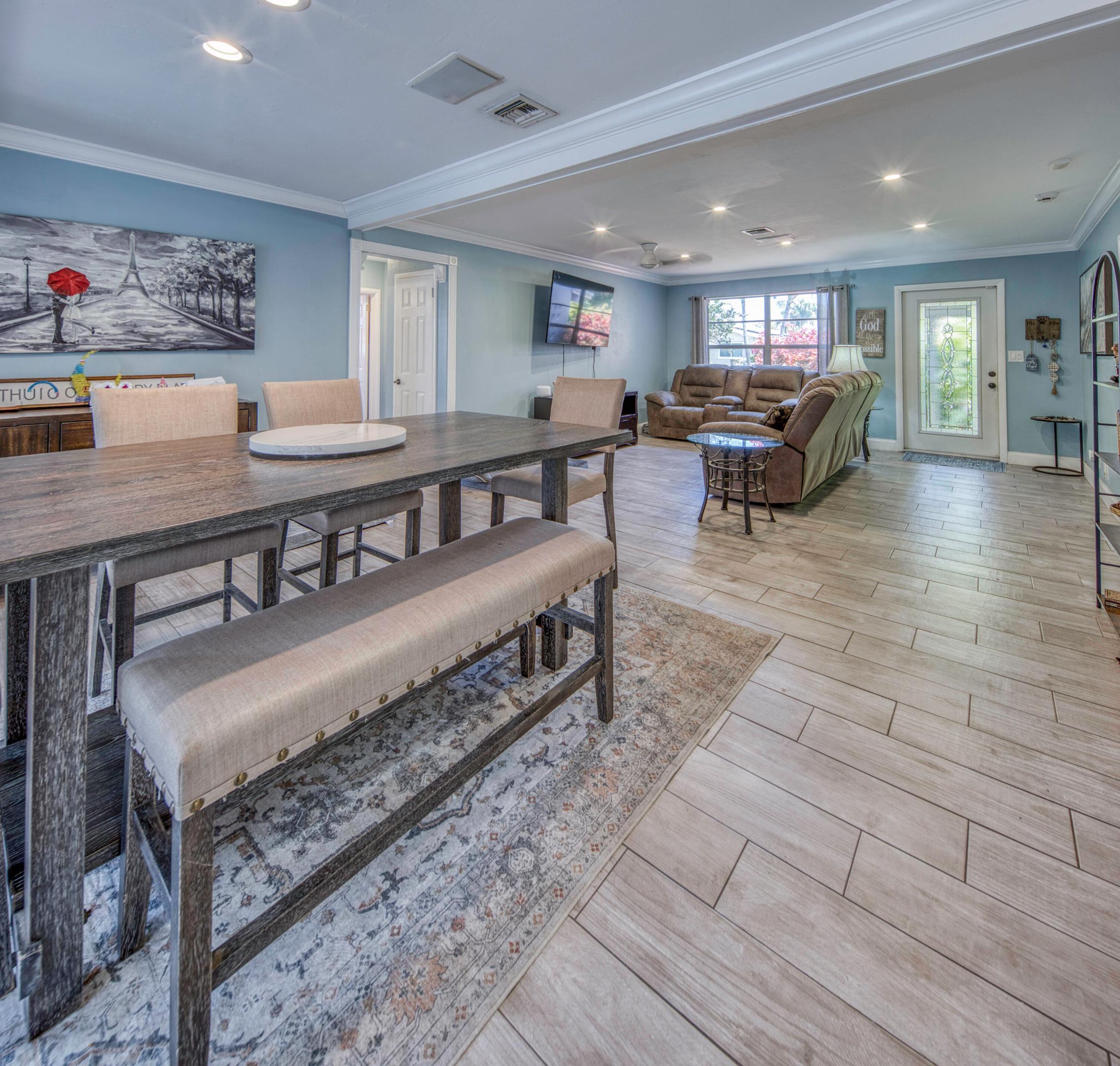 LAKE OSBORNE ESTATES 7 - Residential