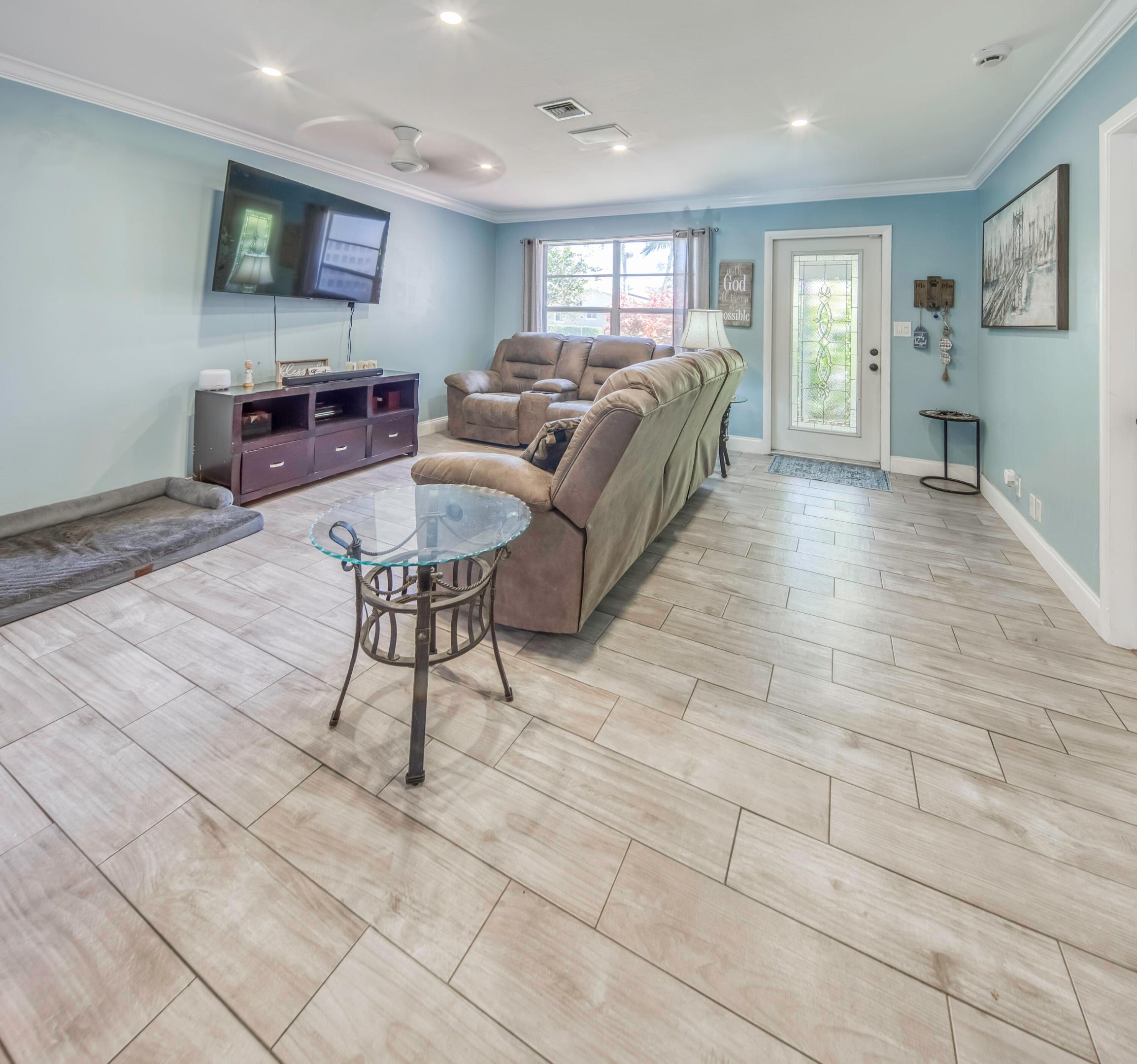 1328 Lake Victoria Drive