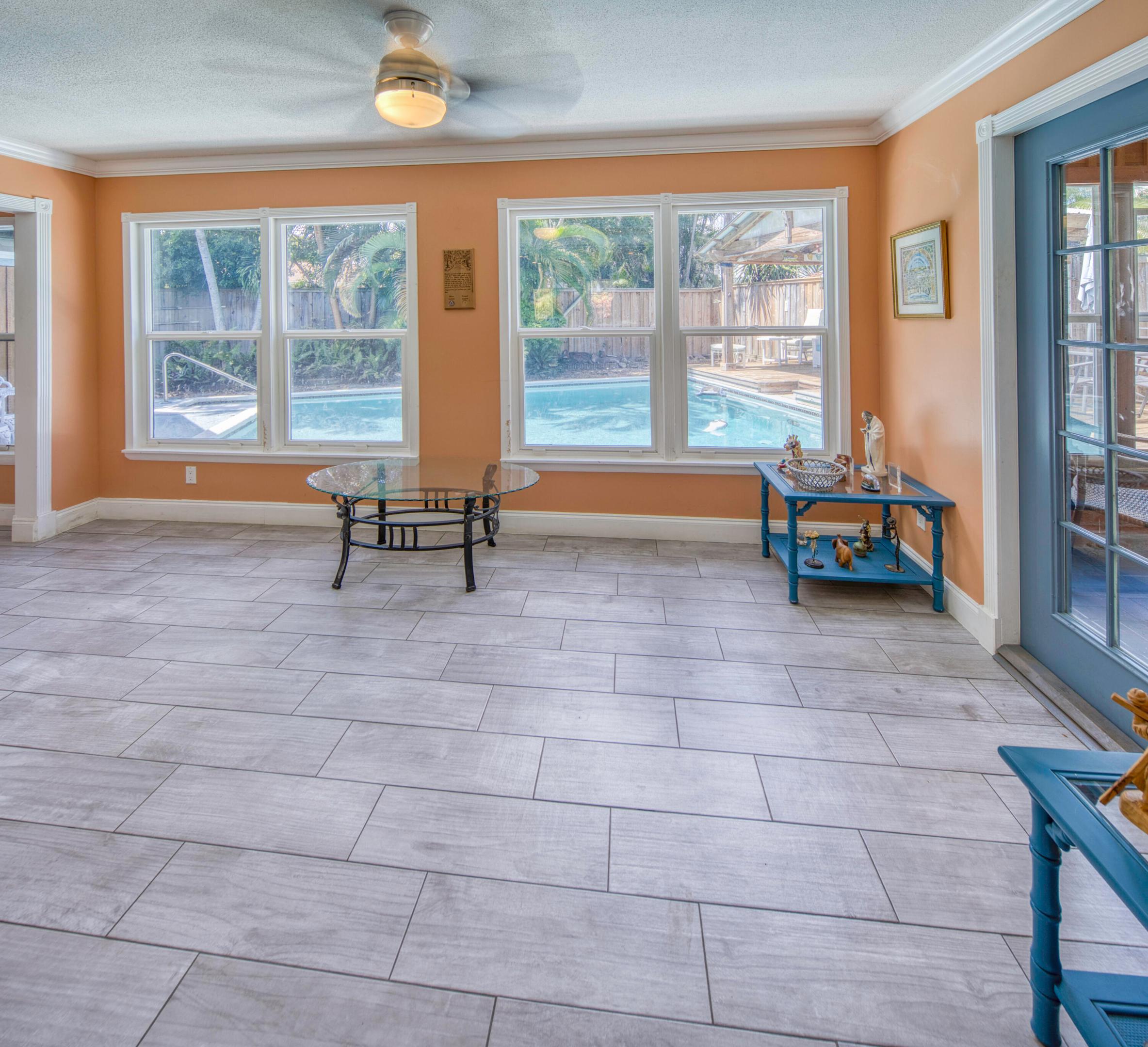 LAKE OSBORNE ESTATES 7 - Residential