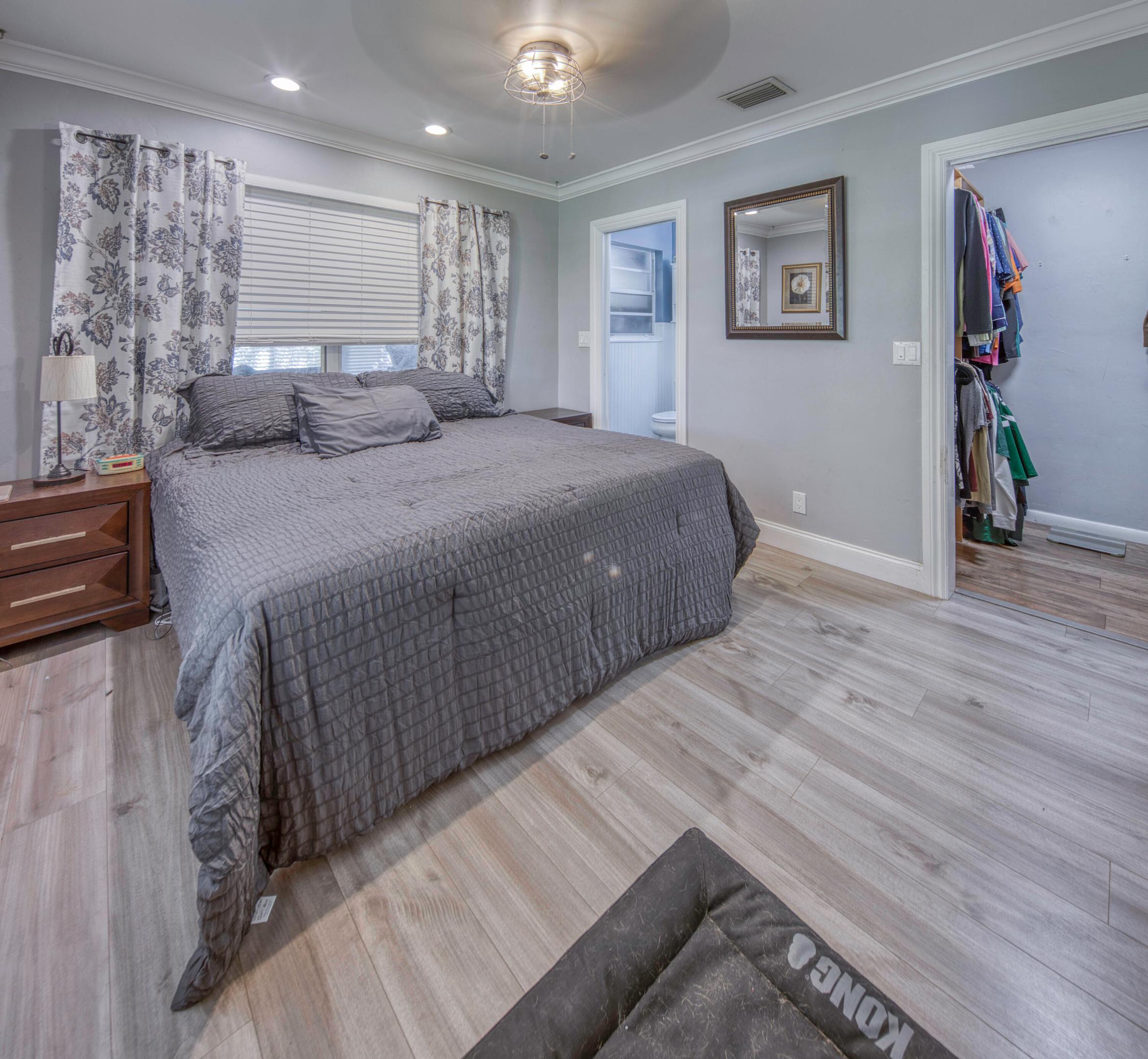 LAKE OSBORNE ESTATES 7 - Residential