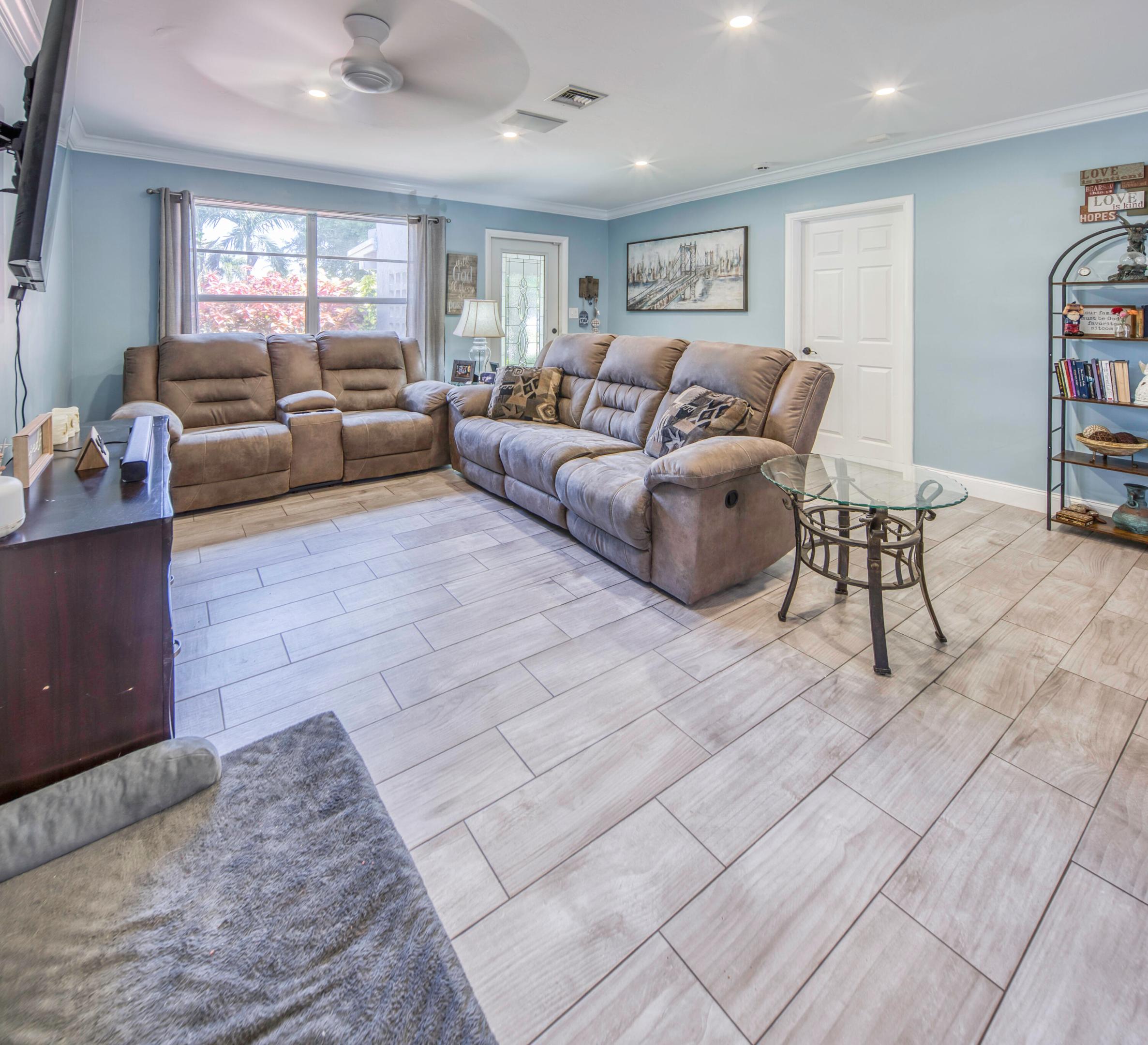 1328 Lake Victoria Drive