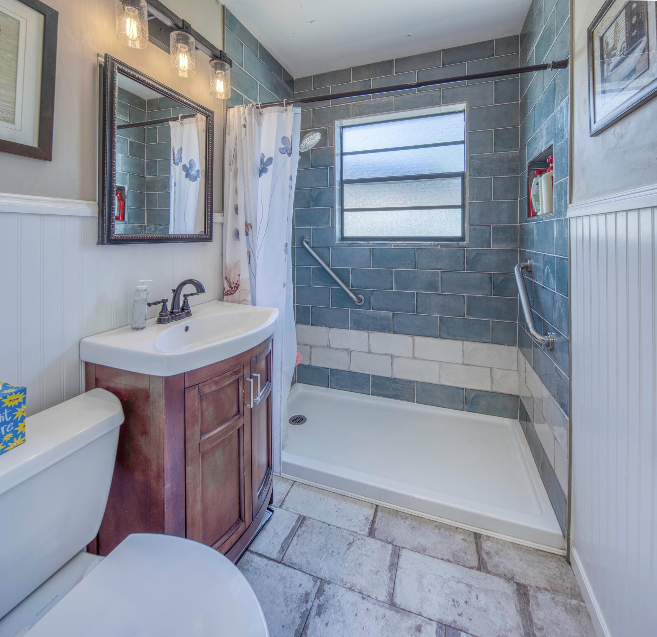 LAKE OSBORNE ESTATES 7 - Residential