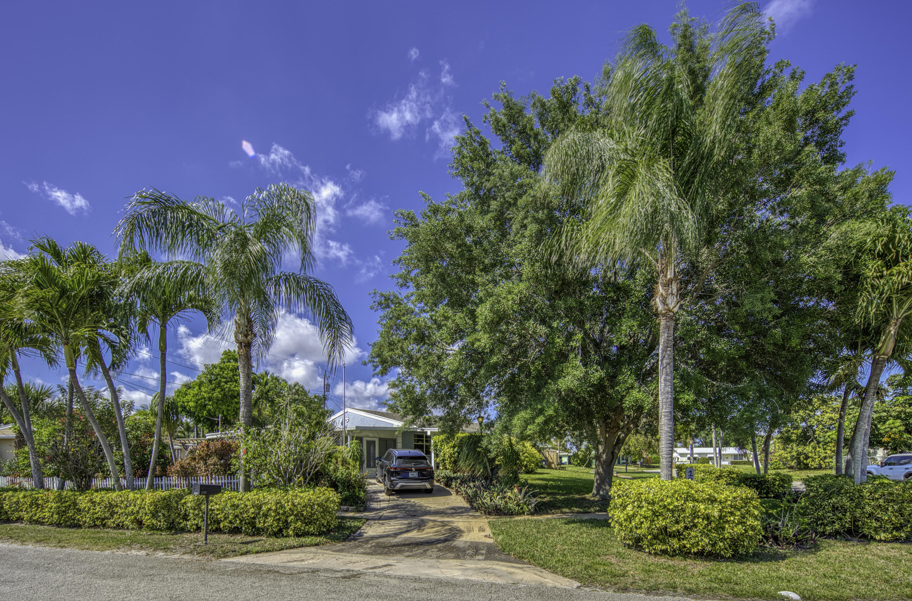 LAKE OSBORNE ESTATES 7 - Residential