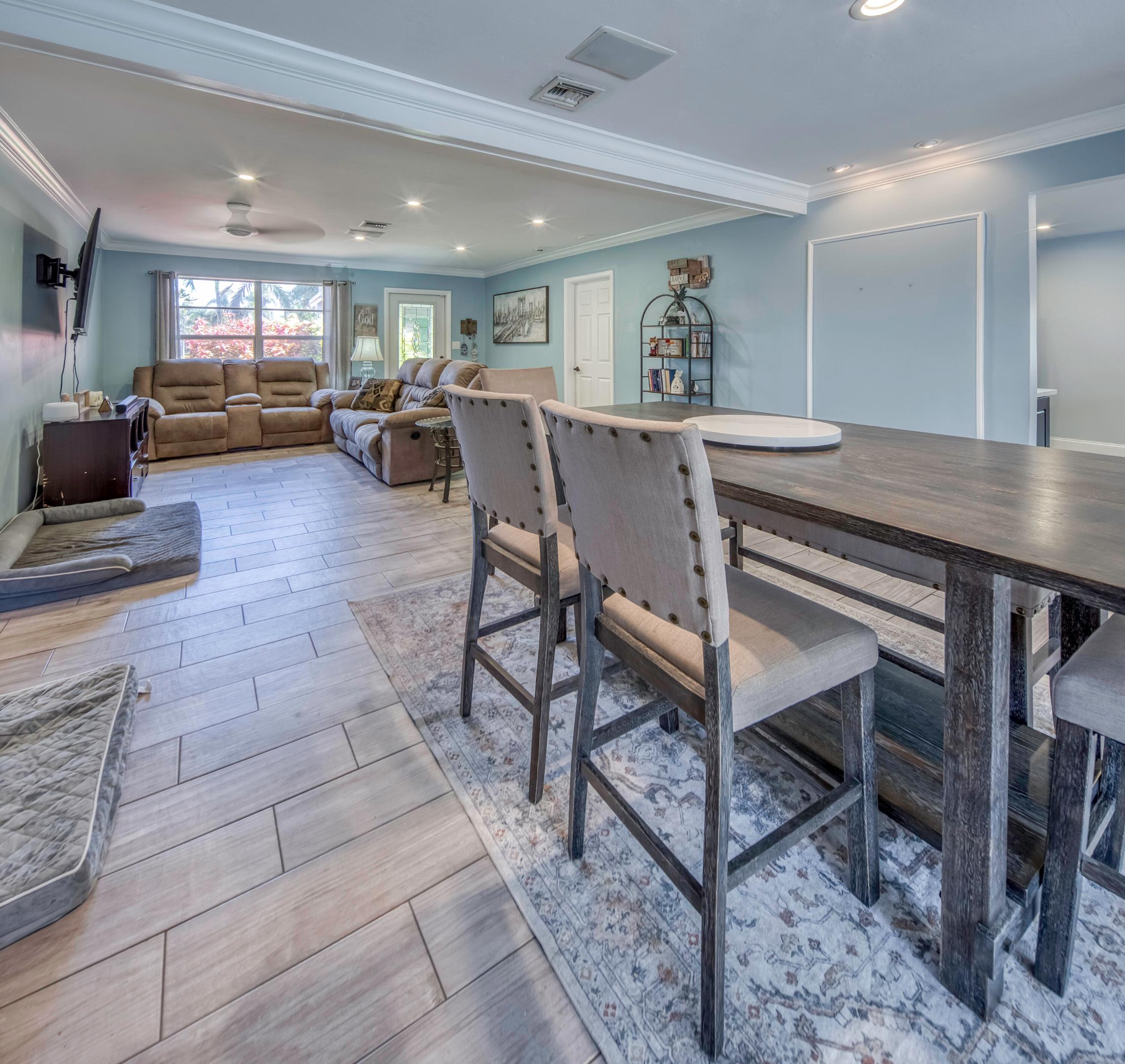 LAKE OSBORNE ESTATES 7 - Residential