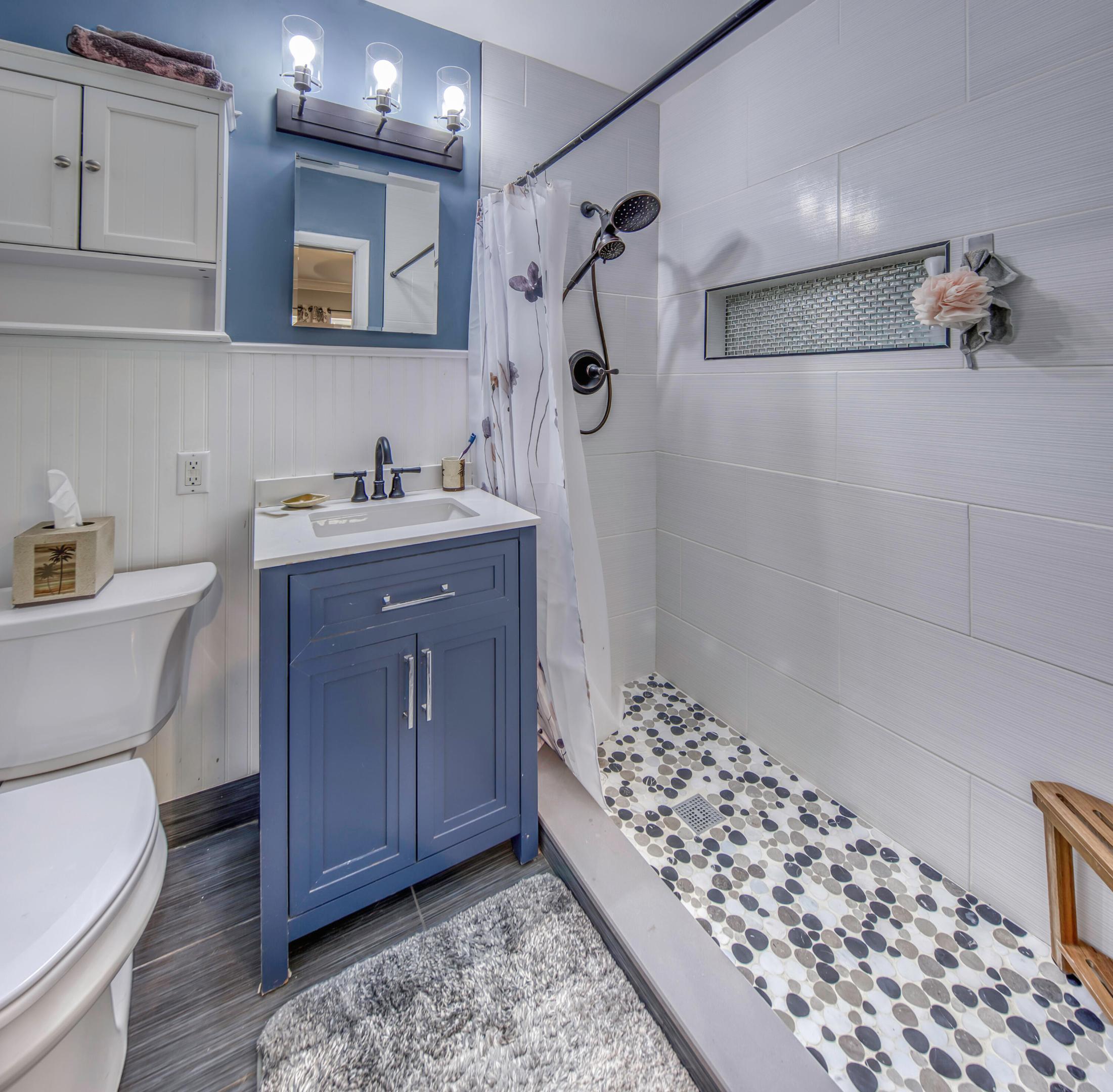 LAKE OSBORNE ESTATES 7 - Residential