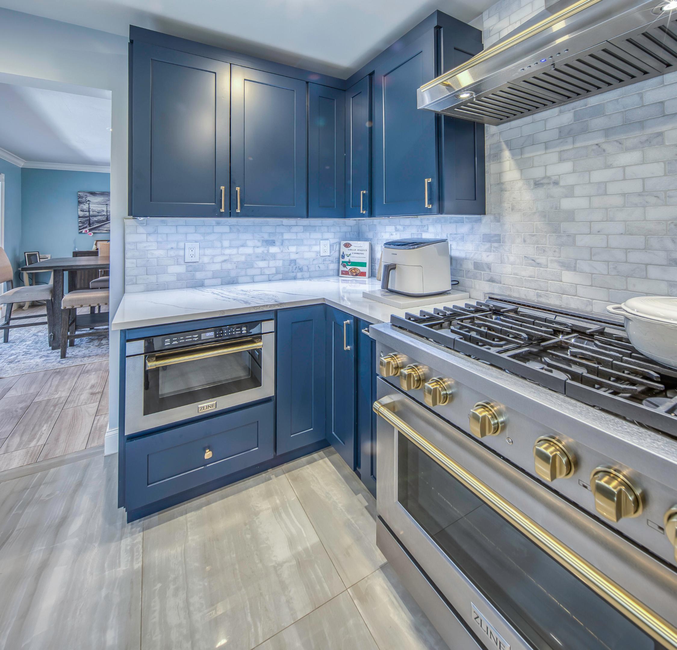 LAKE OSBORNE ESTATES 7 - Residential