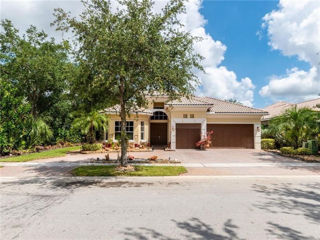 Photo of 11975 NW 78th Pl, Parkland, FL 33076 (MLS # F10480964)