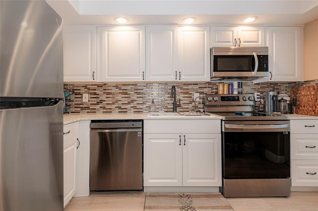 Lighthouse Point Plaza - Residential Lease