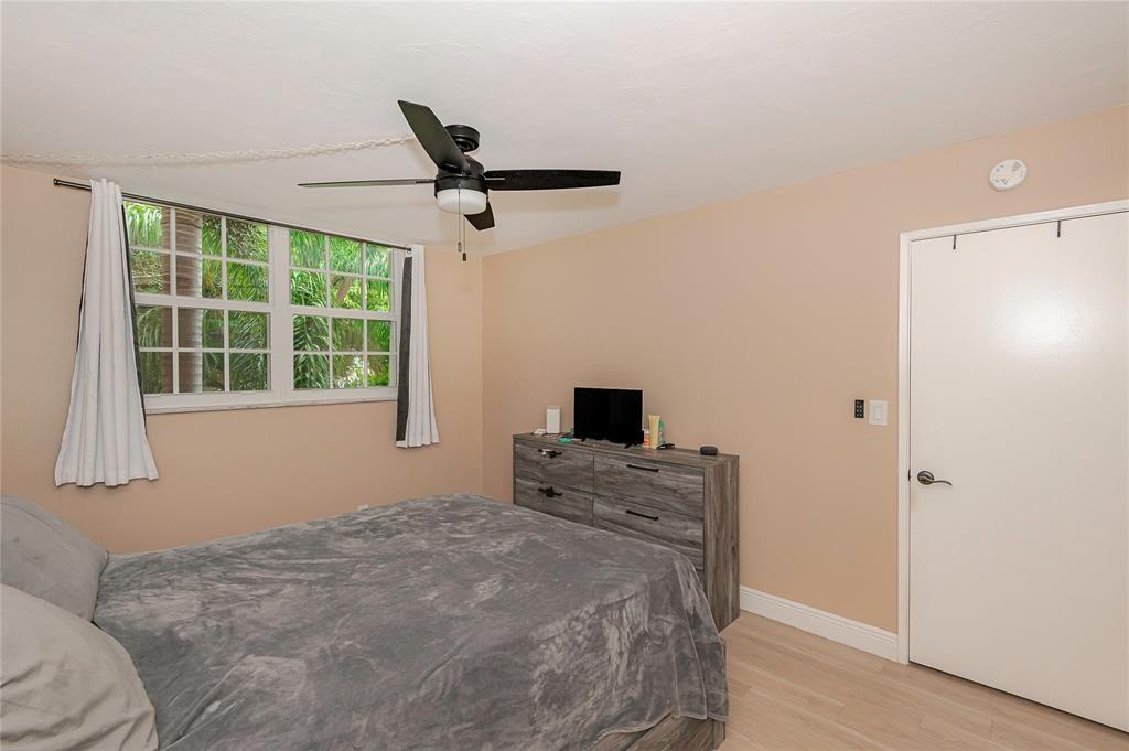 Lighthouse Point Plaza - Residential Lease