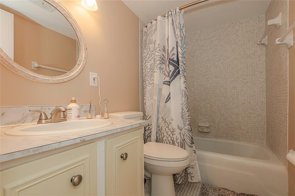 Lighthouse Point Plaza - Residential Lease
