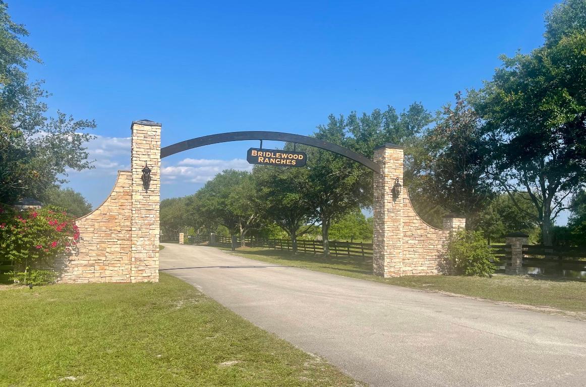 BRIDLEWOOD RANCHES - Land