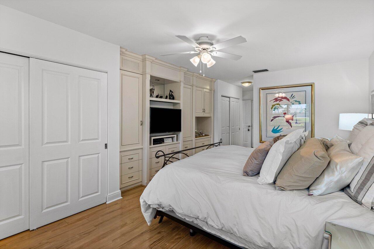 CAMBRIDGE I & II AT HUNTE - Residential