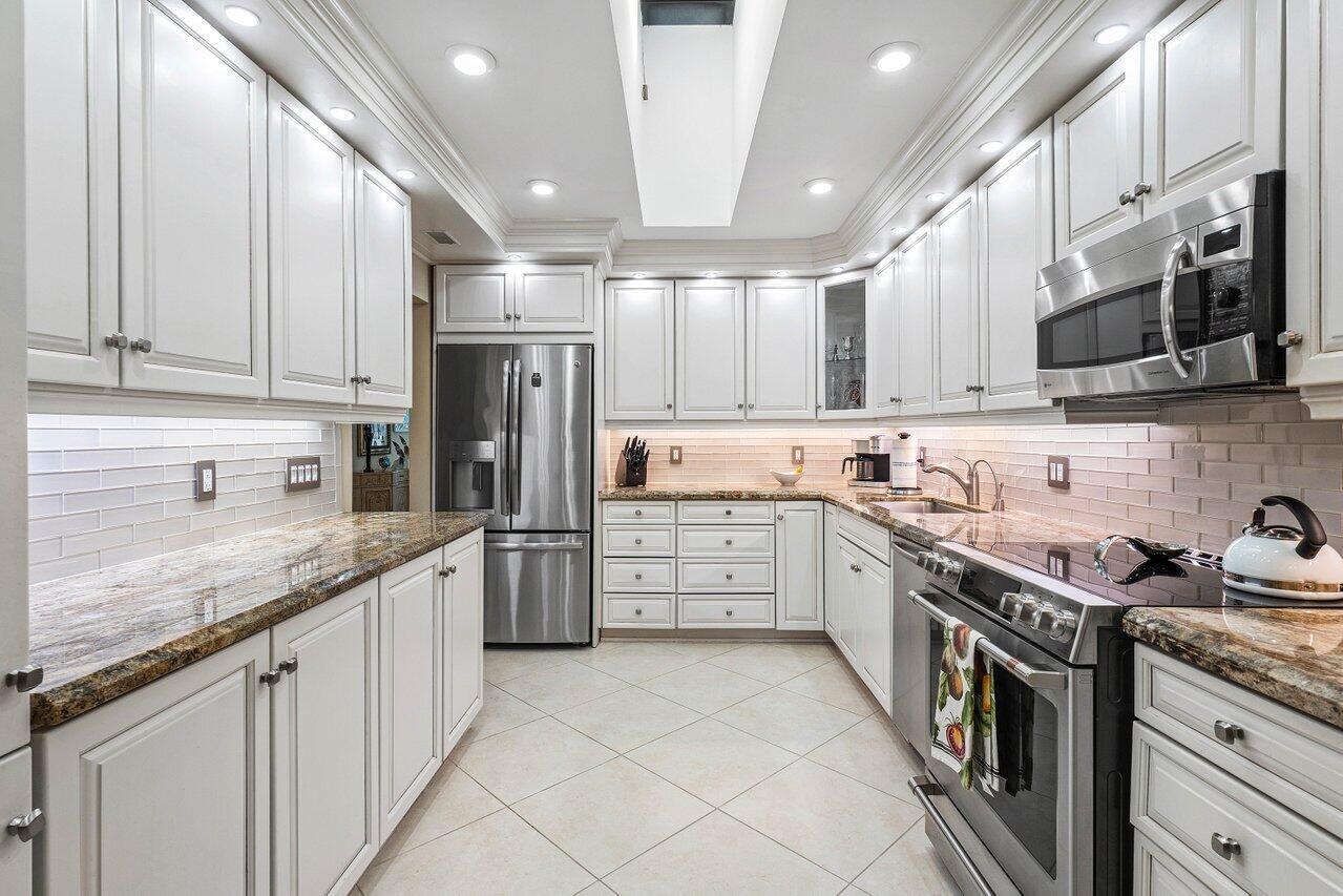 CAMBRIDGE I & II AT HUNTE - Residential