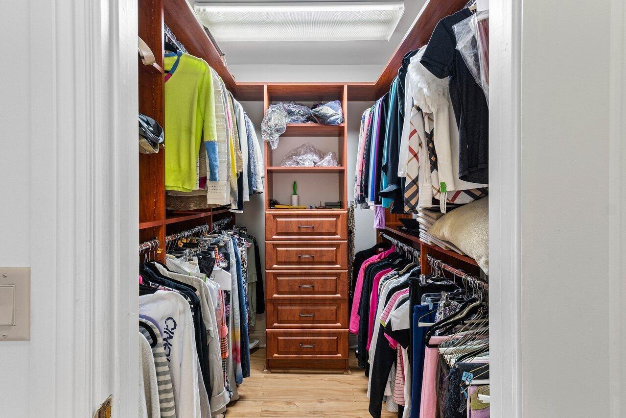 CAMBRIDGE I & II AT HUNTE - Residential