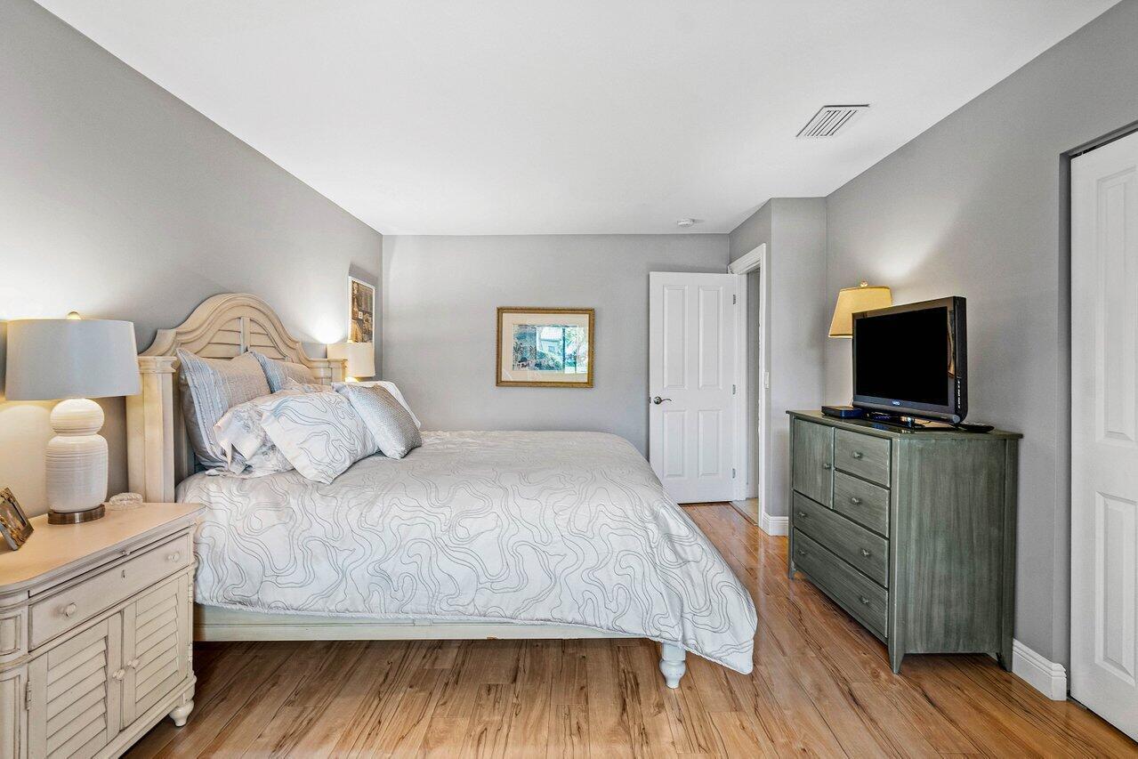 CAMBRIDGE I & II AT HUNTE - Residential