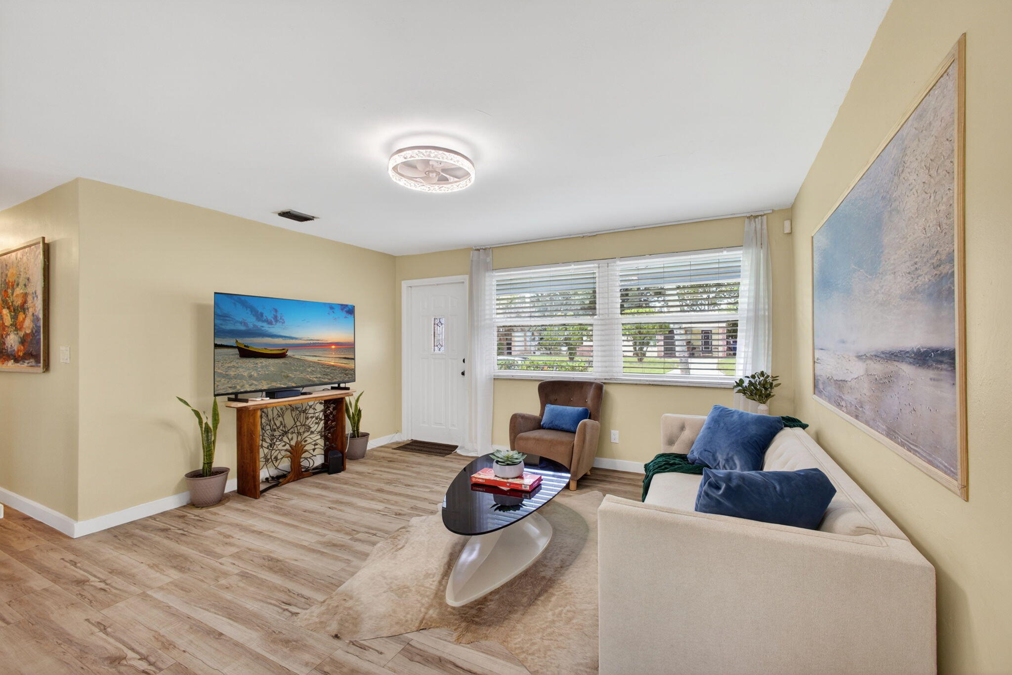 140 W 31st Court - Photo 4