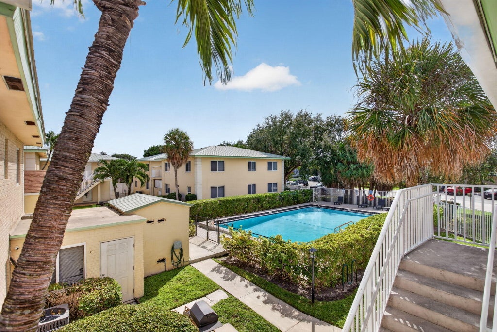 Photo of 901 Pine Drive #9, Pompano Beach, FL 33060 (MLS # B26090509)