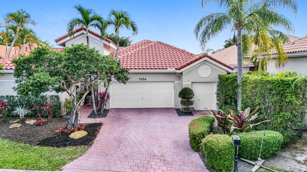 Photo of 7434 Campo Florido, Boca Raton, FL 33433 (MLS # R10982251)