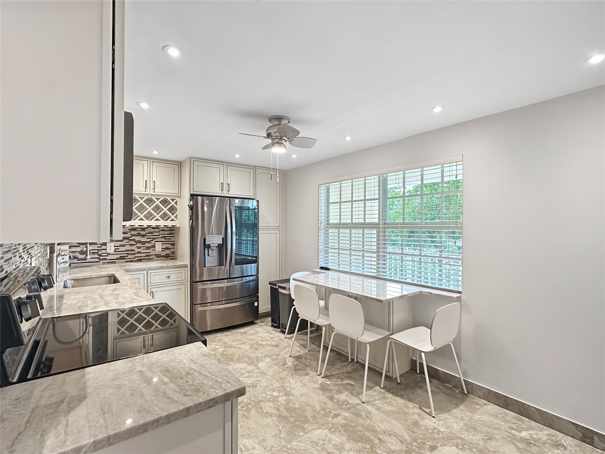 NO 115 PALM-AIRE COUNTRY - Residential Lease