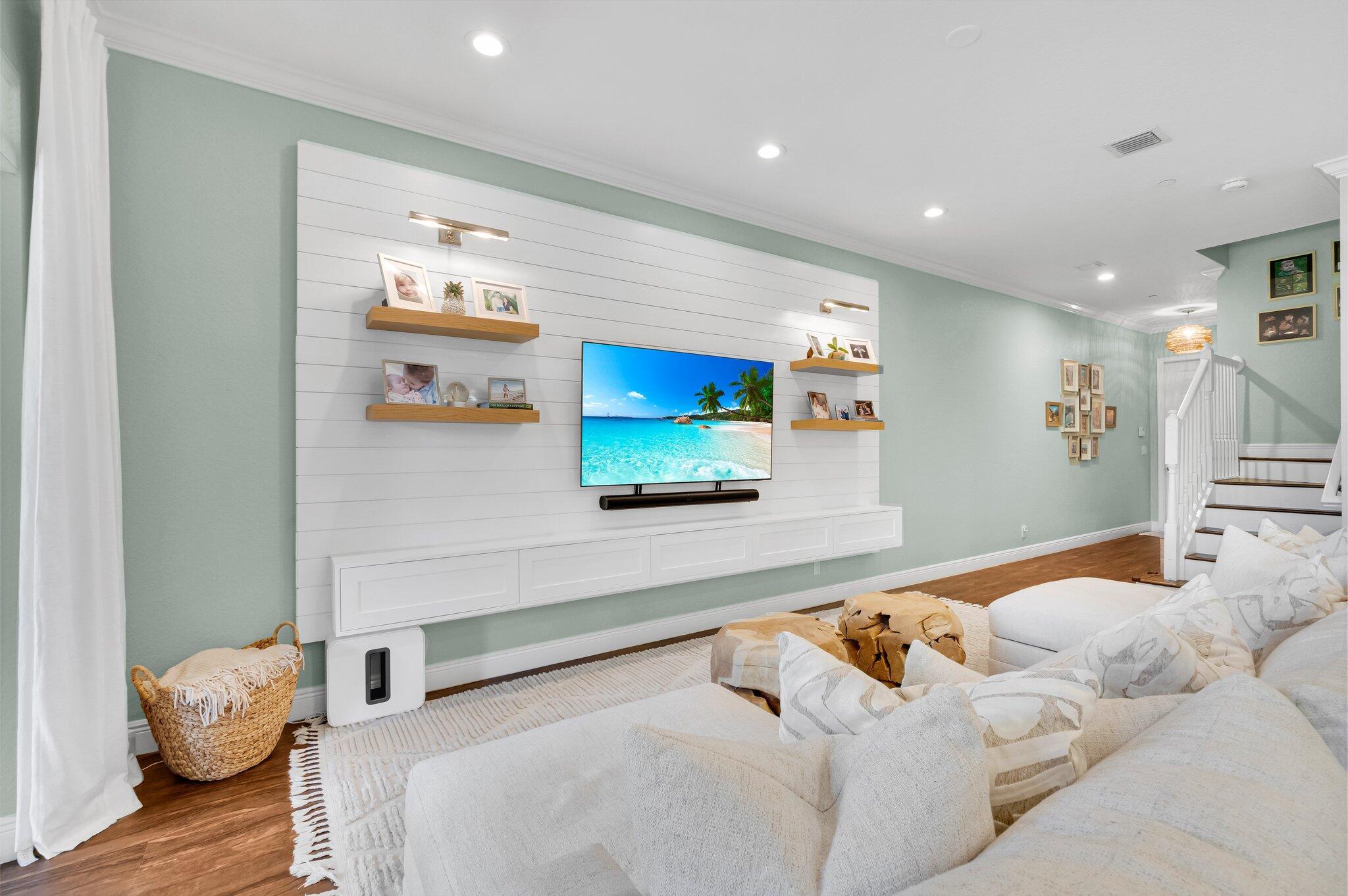 49 Lancaster Road, Boynton Beach, FL, 33426/$574,900 3 49 Lancaster Road