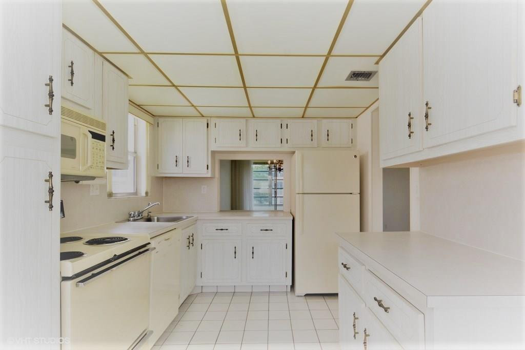Sands Point - Residential