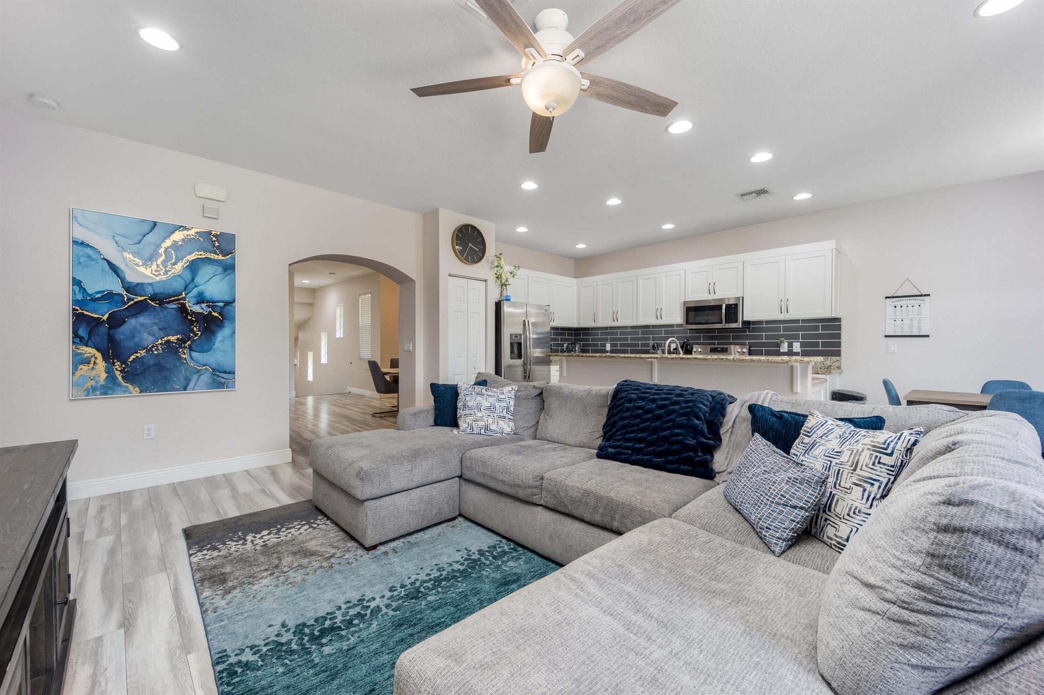 RIVER GLEN CONDOMINIUM - Residential