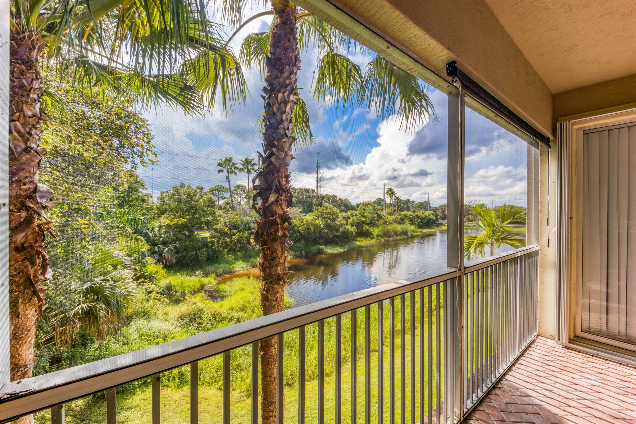 RIVER GLEN CONDOMINIUM - Residential