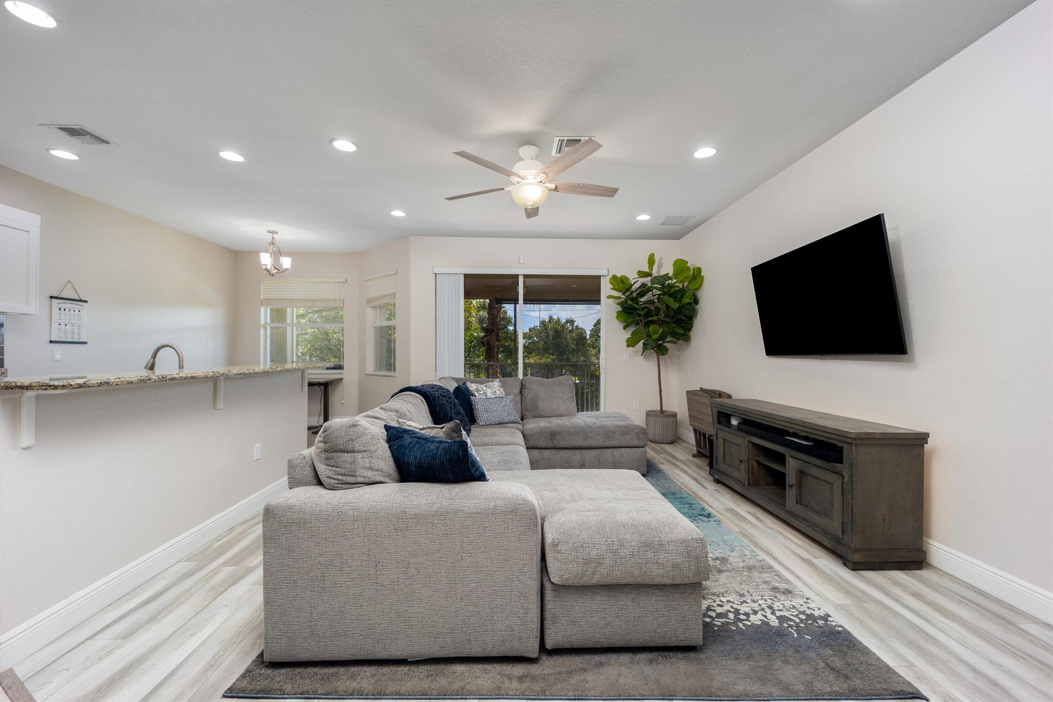 RIVER GLEN CONDOMINIUM - Residential