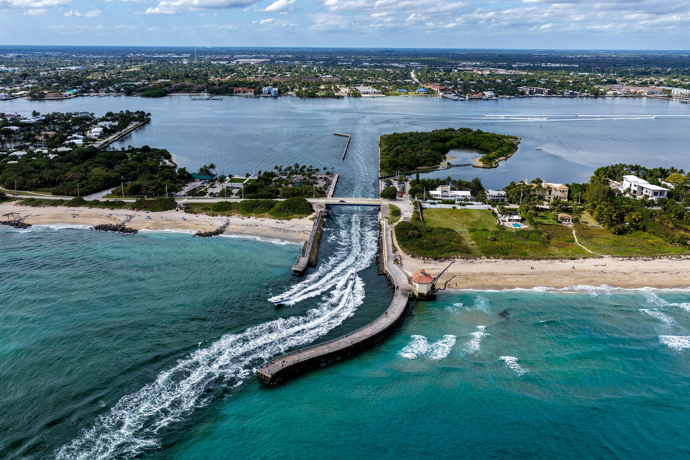 ISLAND DRIVE SOUTH ESTATES - Residential