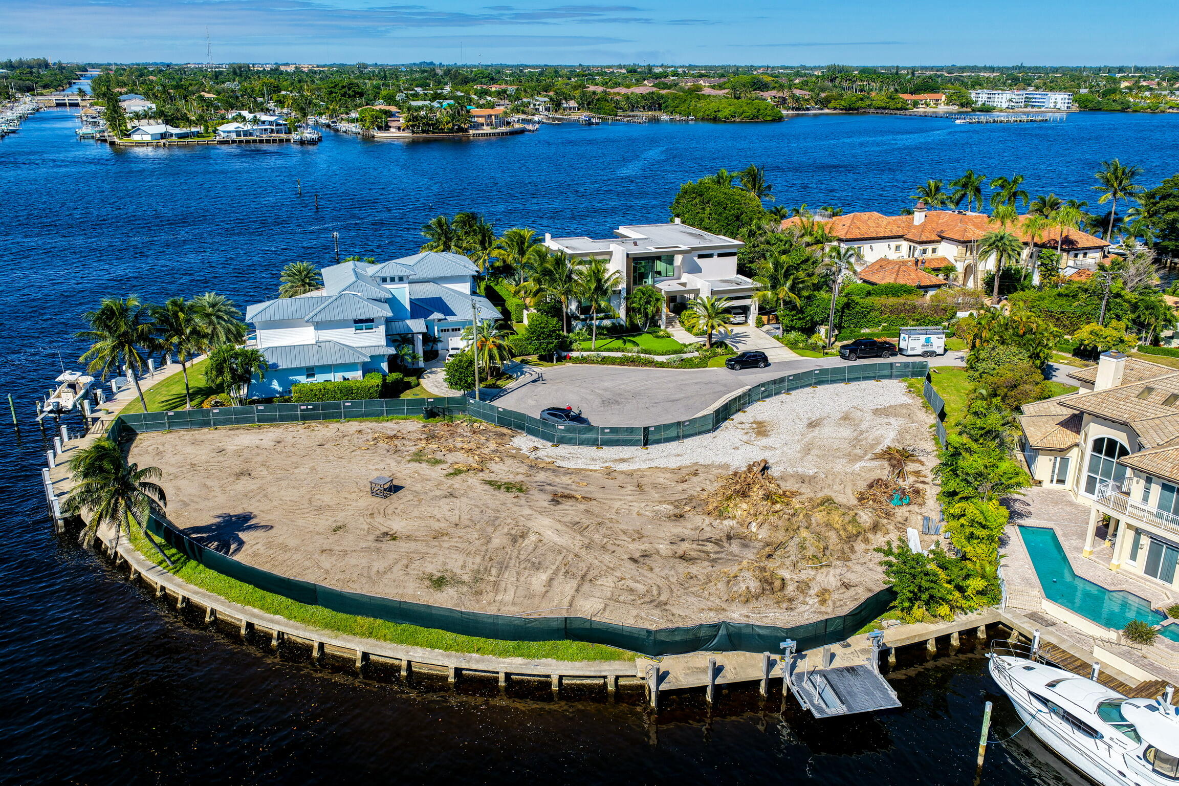 ISLAND DRIVE SOUTH ESTATES - Residential