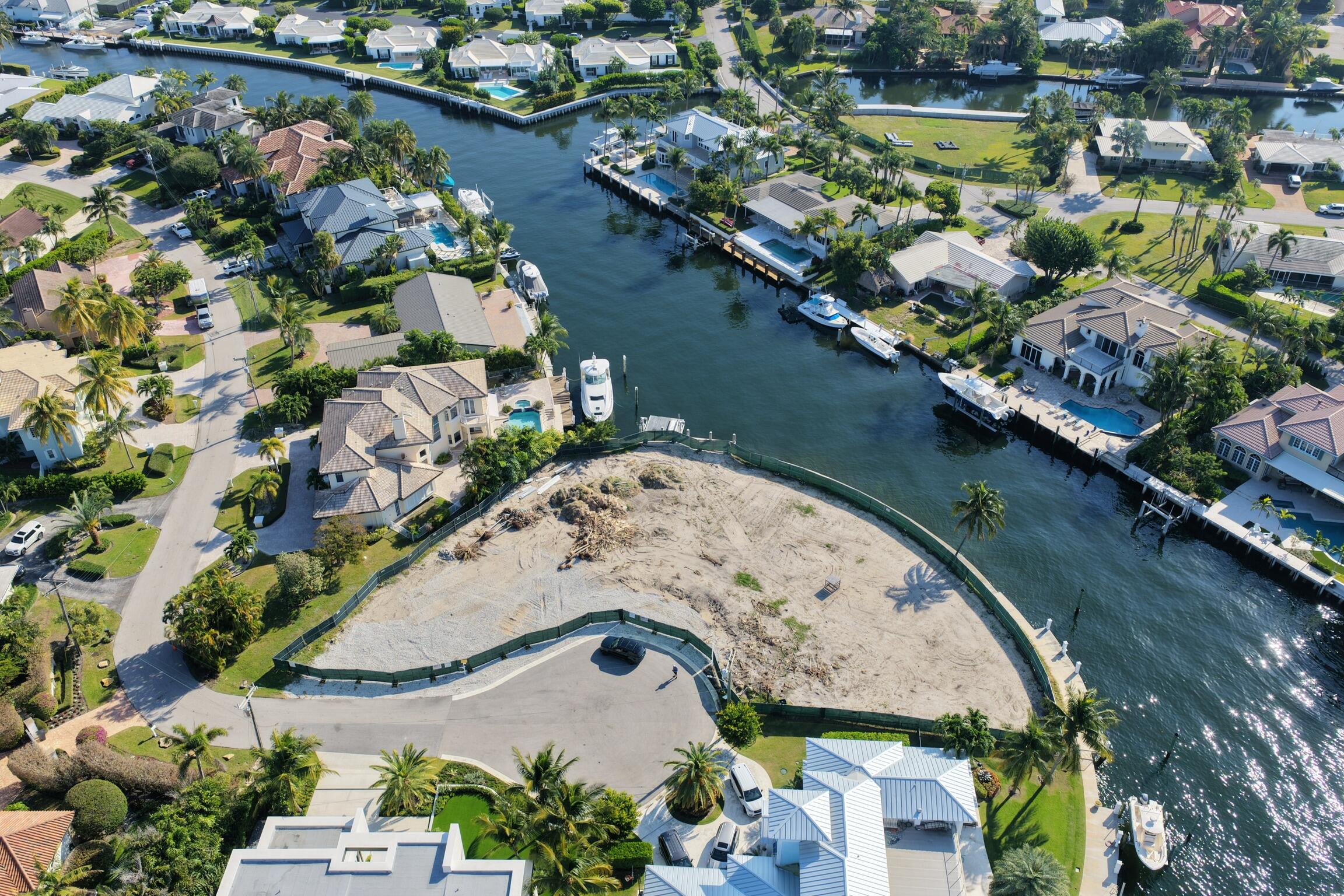 ISLAND DRIVE SOUTH ESTATES - Residential