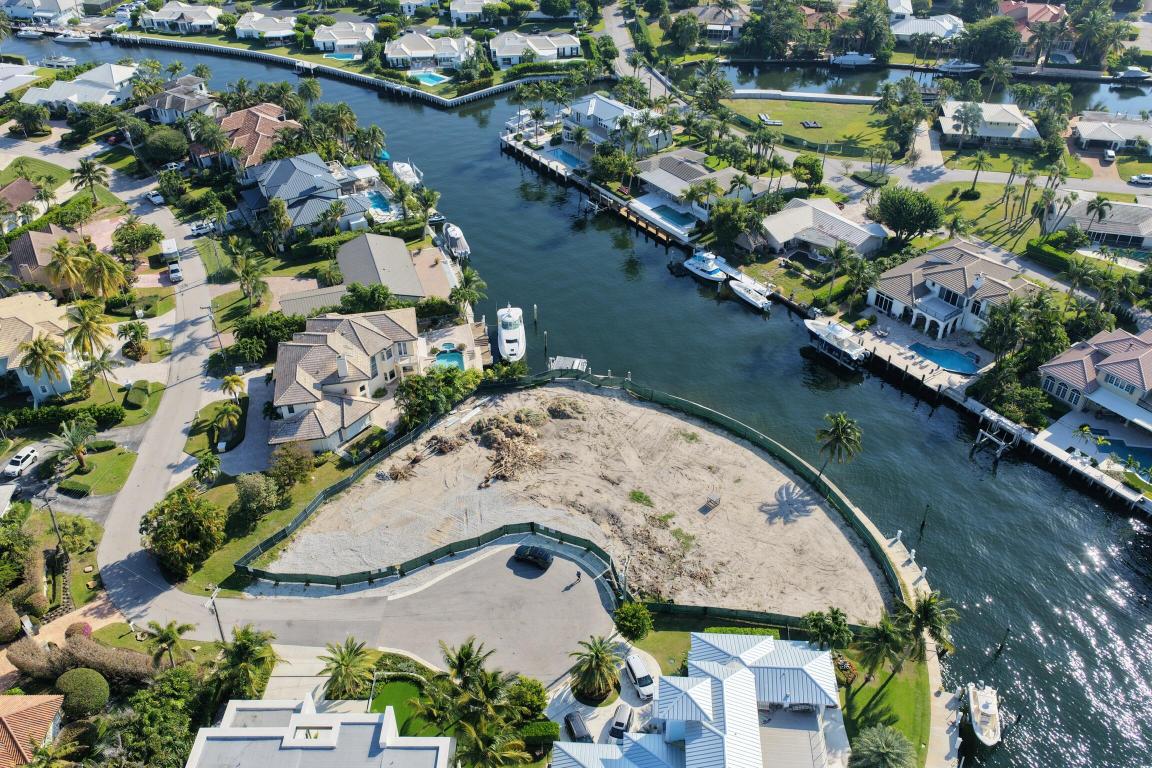 ISLAND DRIVE SOUTH ESTATES - Residential