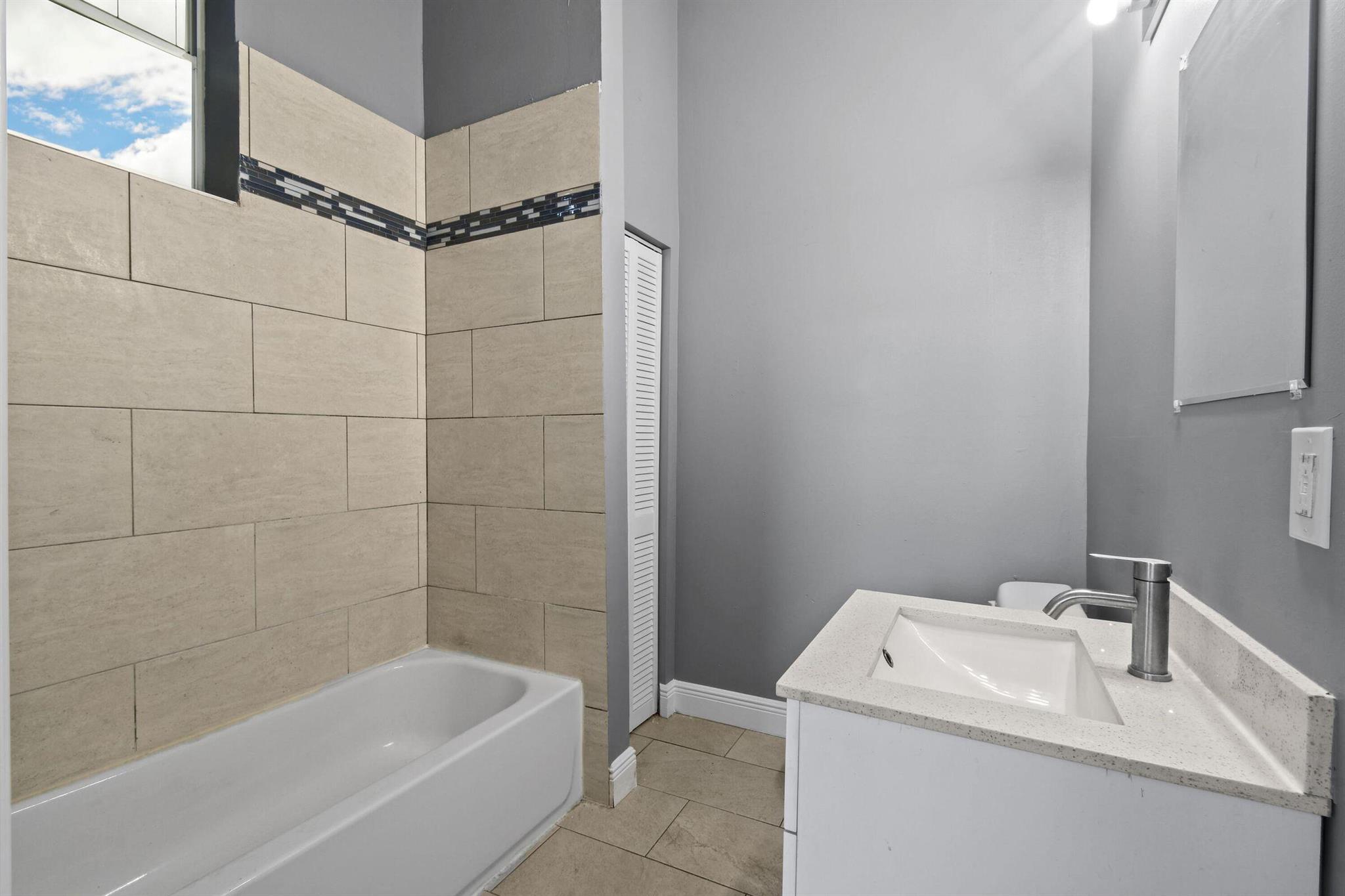 FRESHWATER 11TH & 12TH AV - Commercial Sale