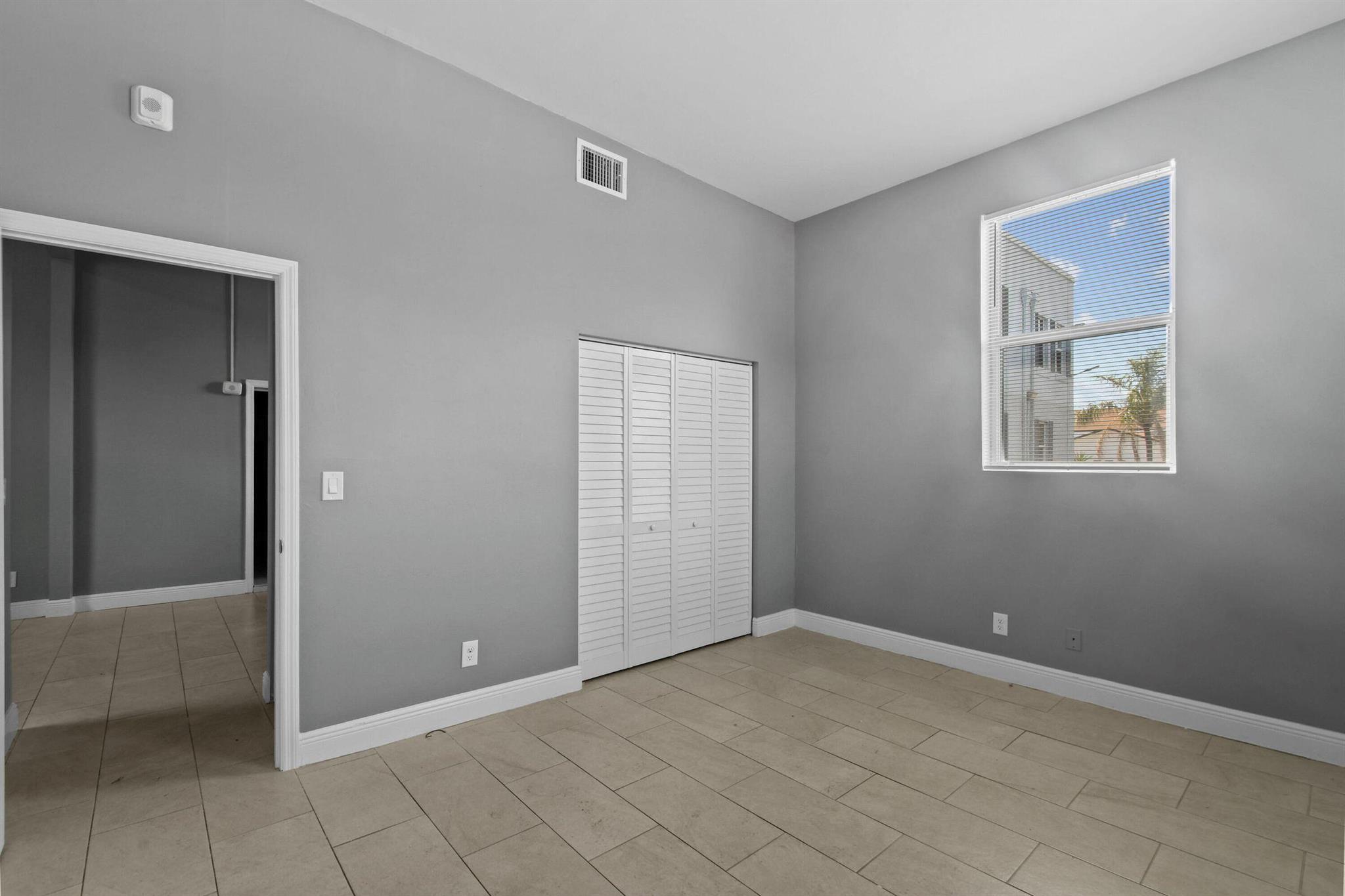 FRESHWATER 11TH & 12TH AV - Commercial Sale