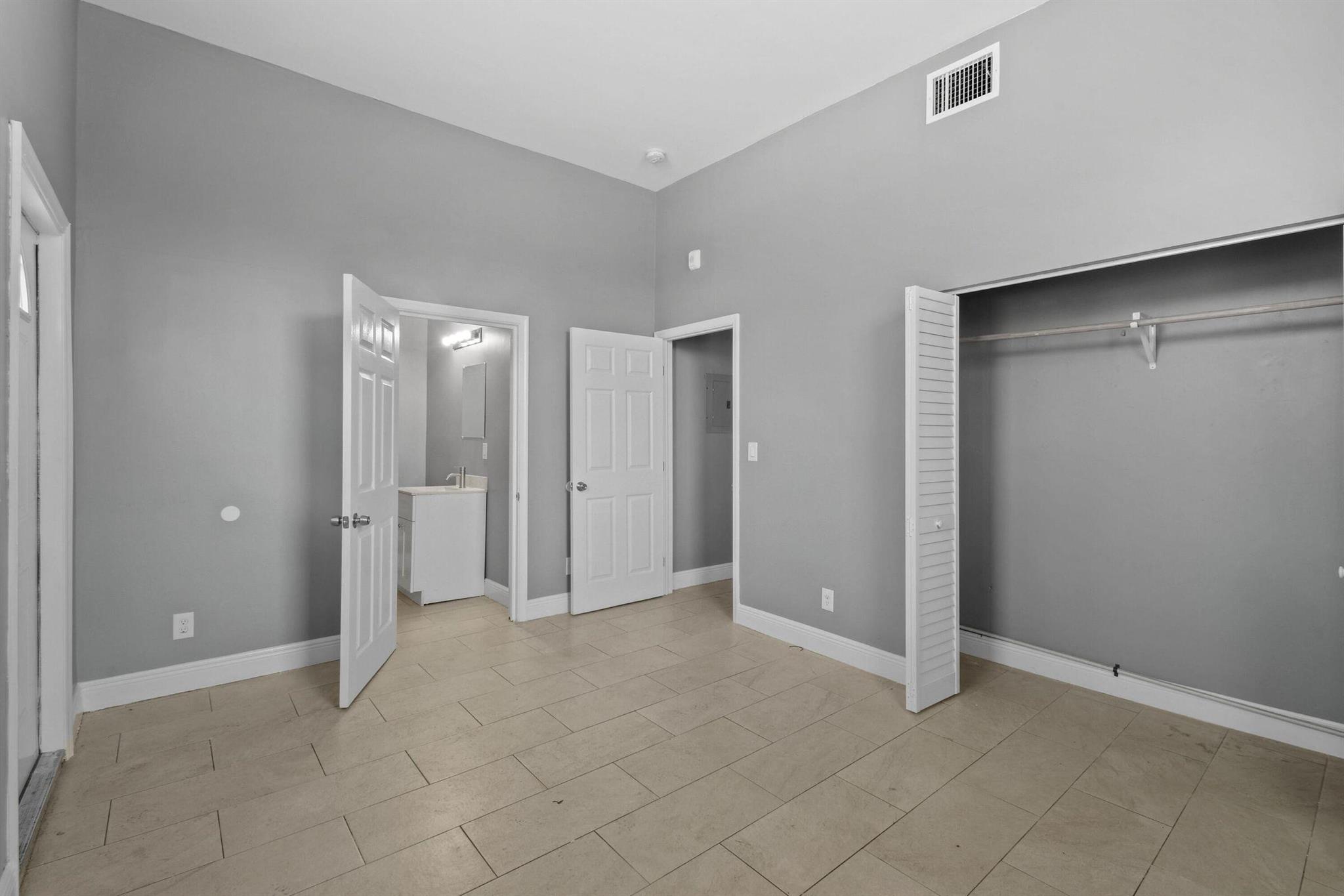 FRESHWATER 11TH & 12TH AV - Commercial Sale
