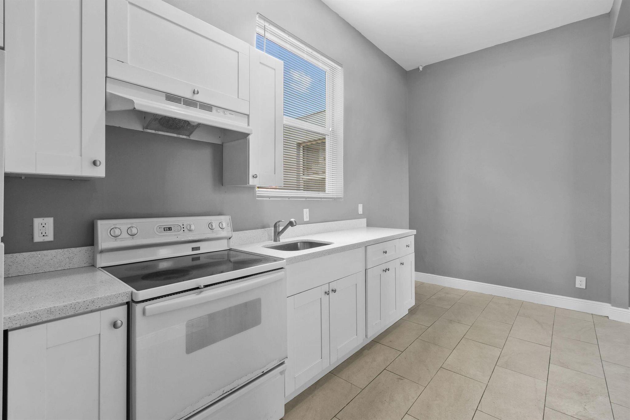 FRESHWATER 11TH & 12TH AV - Commercial Sale