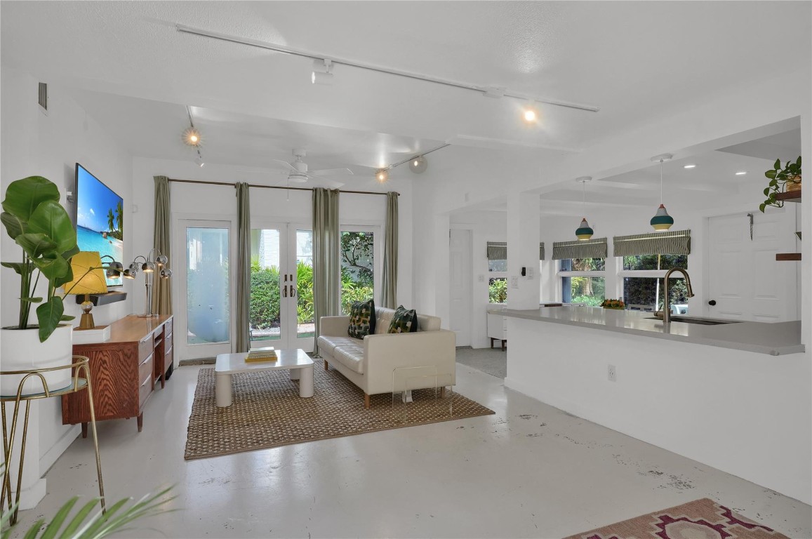 Rio Vista C J Hectors Res - Residential