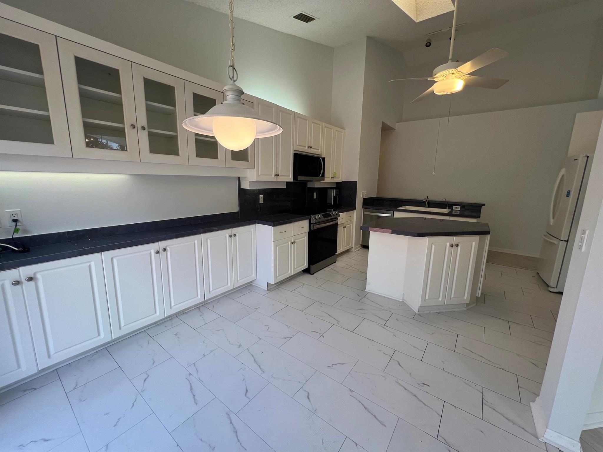 12921 Oak Knoll Drive
