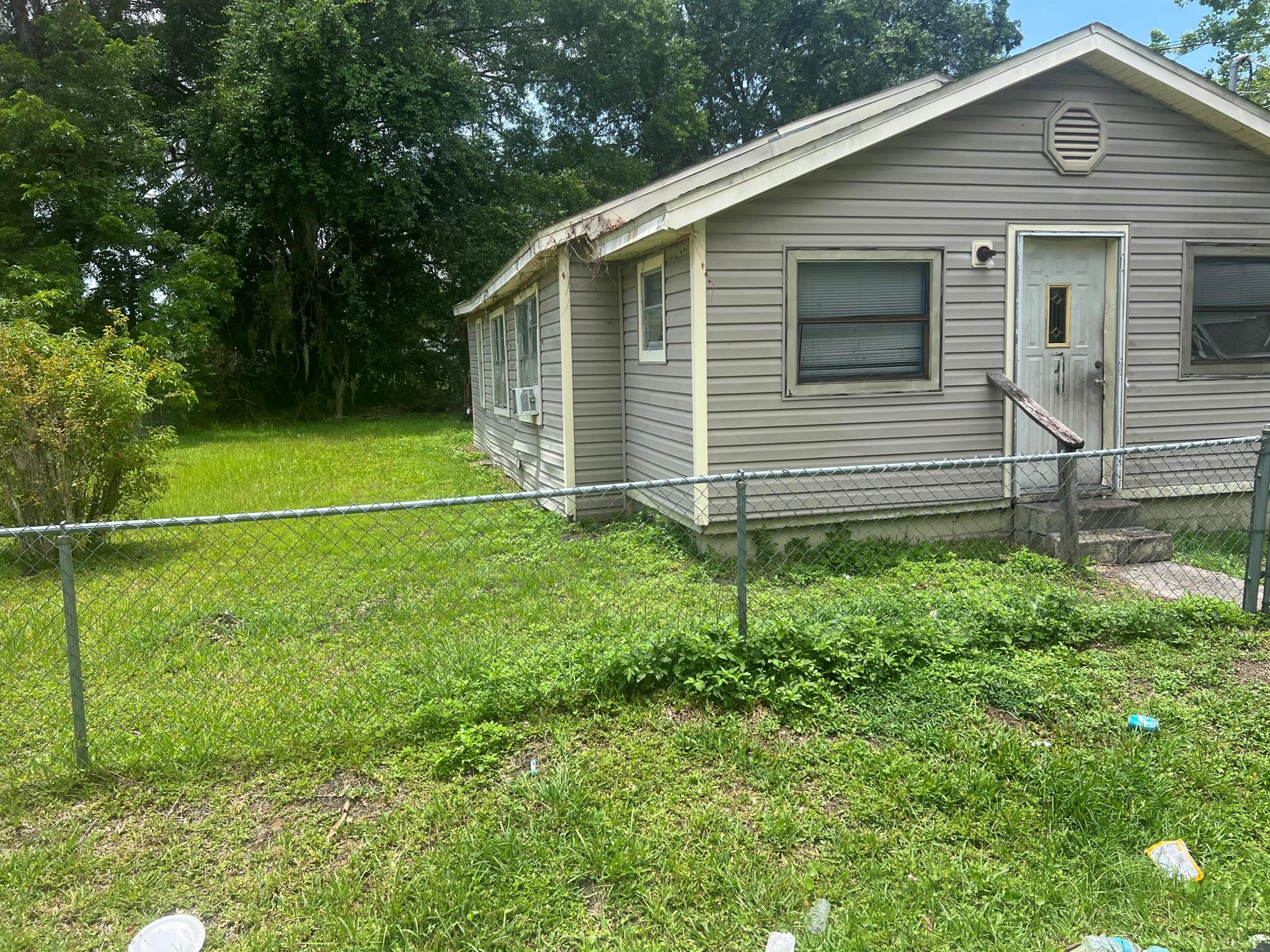 View photos, virtual tours, details... 180 Delmonte Street