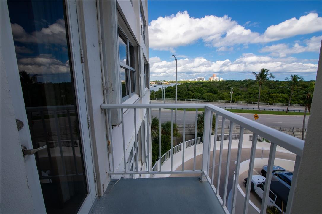 SUNRISE EAST CONDO - Residential