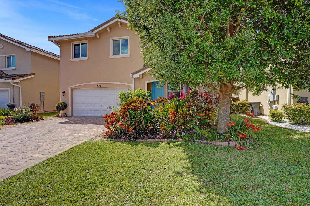 Photo of 841 Palm Tree Lane, Haverhill, FL 33415 (MLS # R11075065)