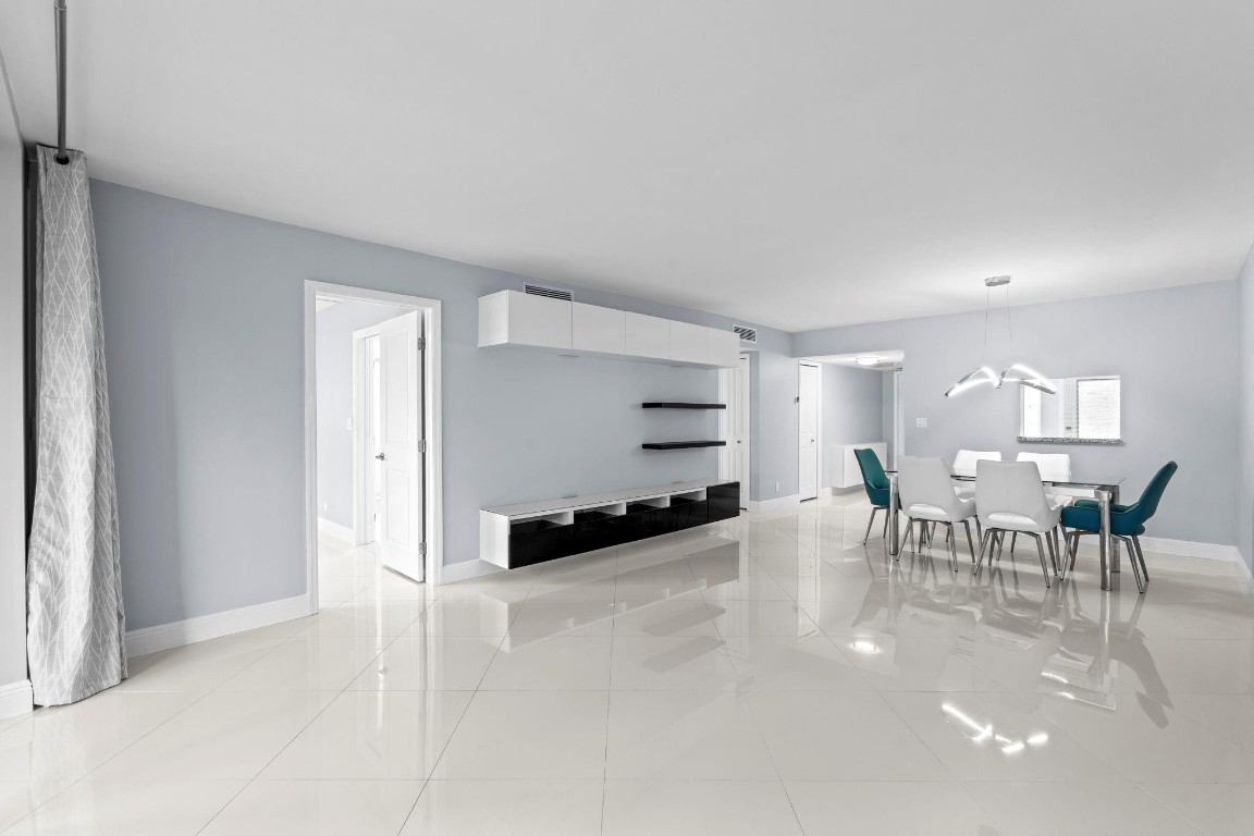 3090 N Course Drive 309