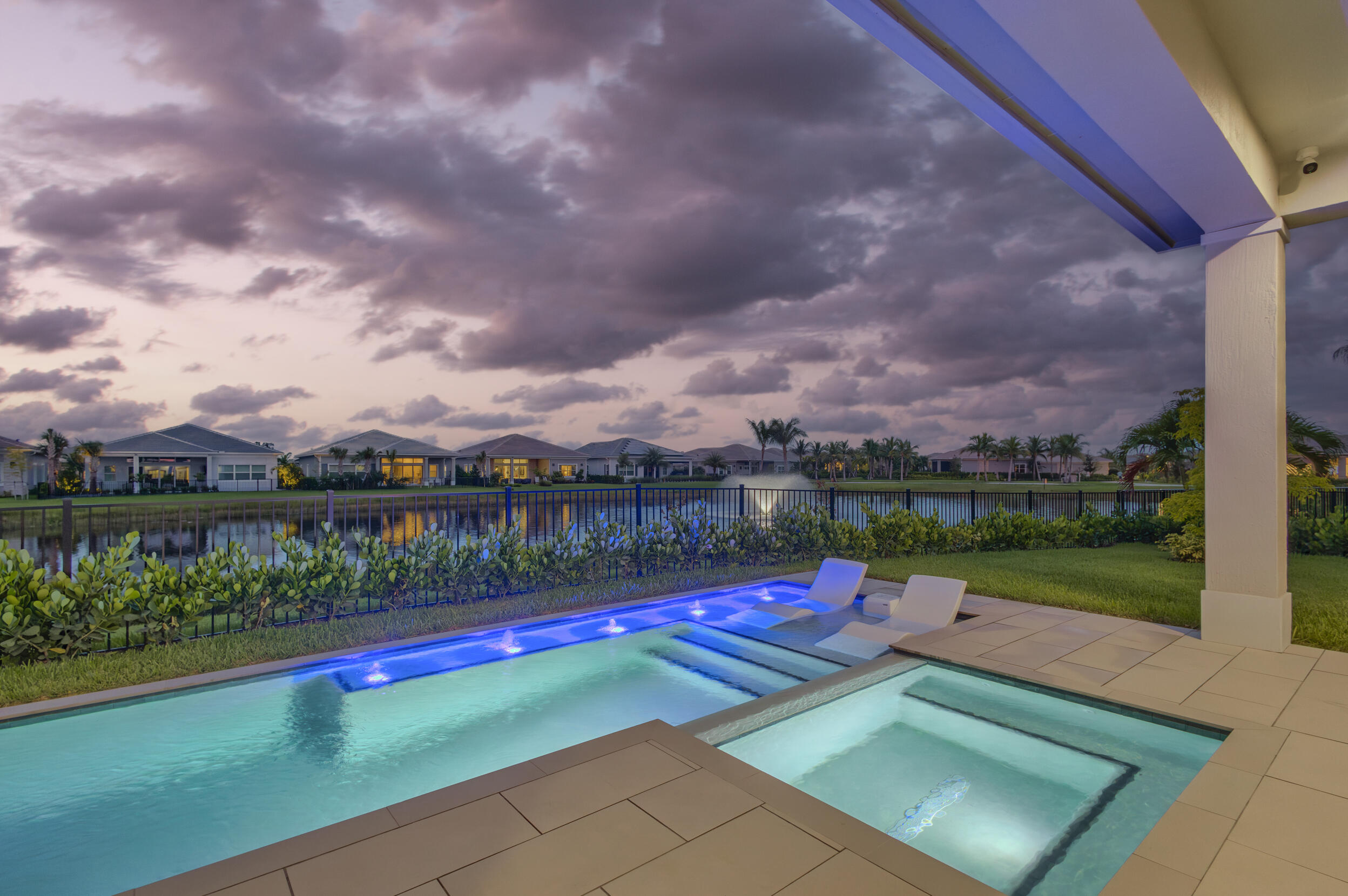 Photo 1 of 37 — 10109 Driftwood Way, Palm Beach Gardens, FL 33412