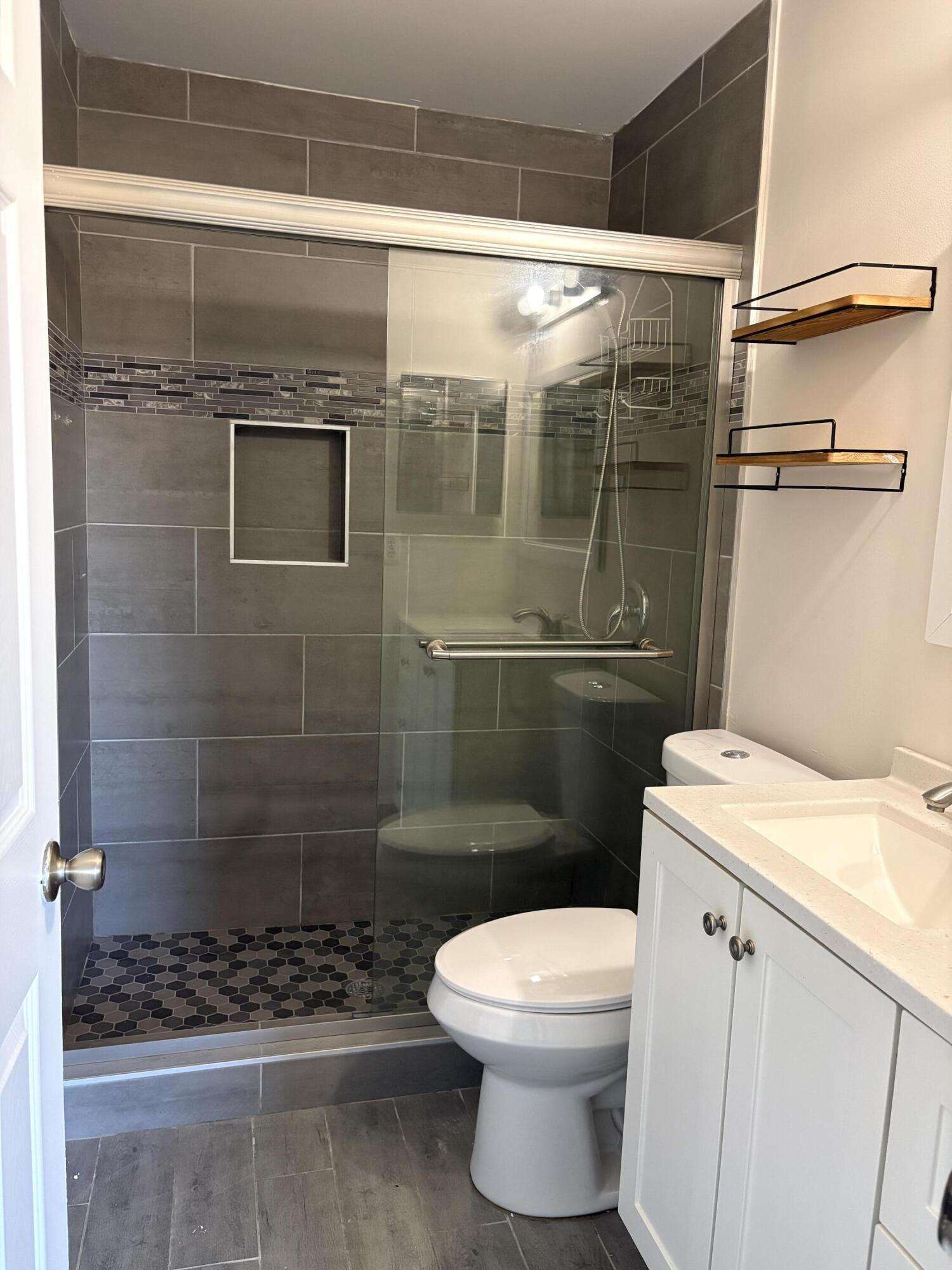 CANALAKE REPLAT - Residential Lease