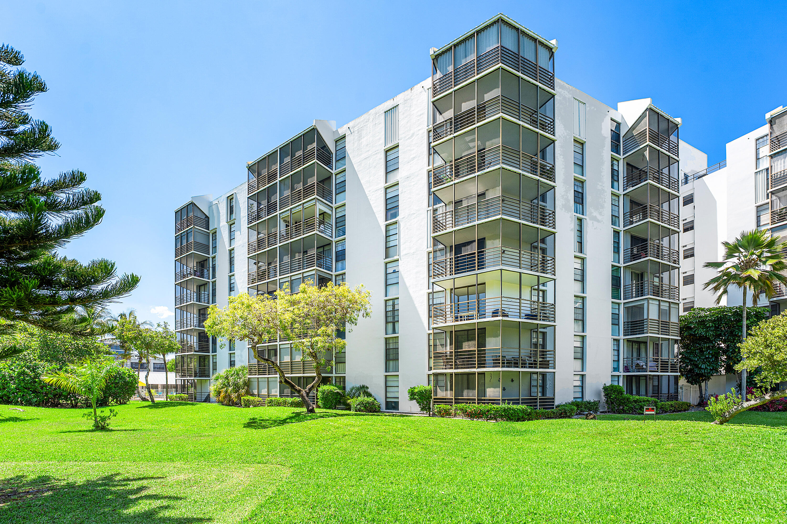 BISCAYA III CONDO - Residential