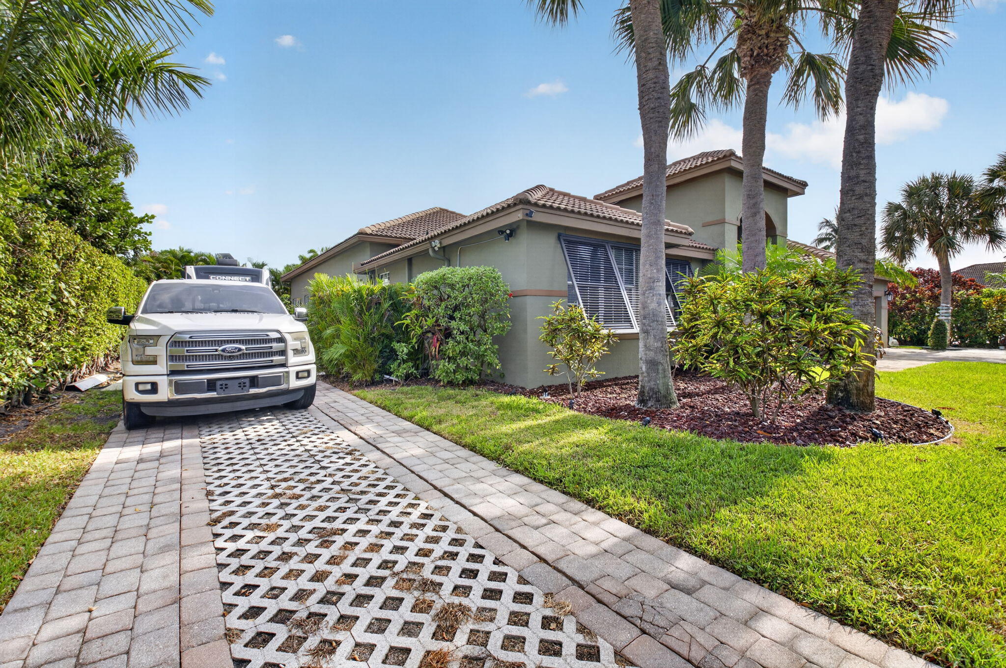 1590 SW 4TH Circle