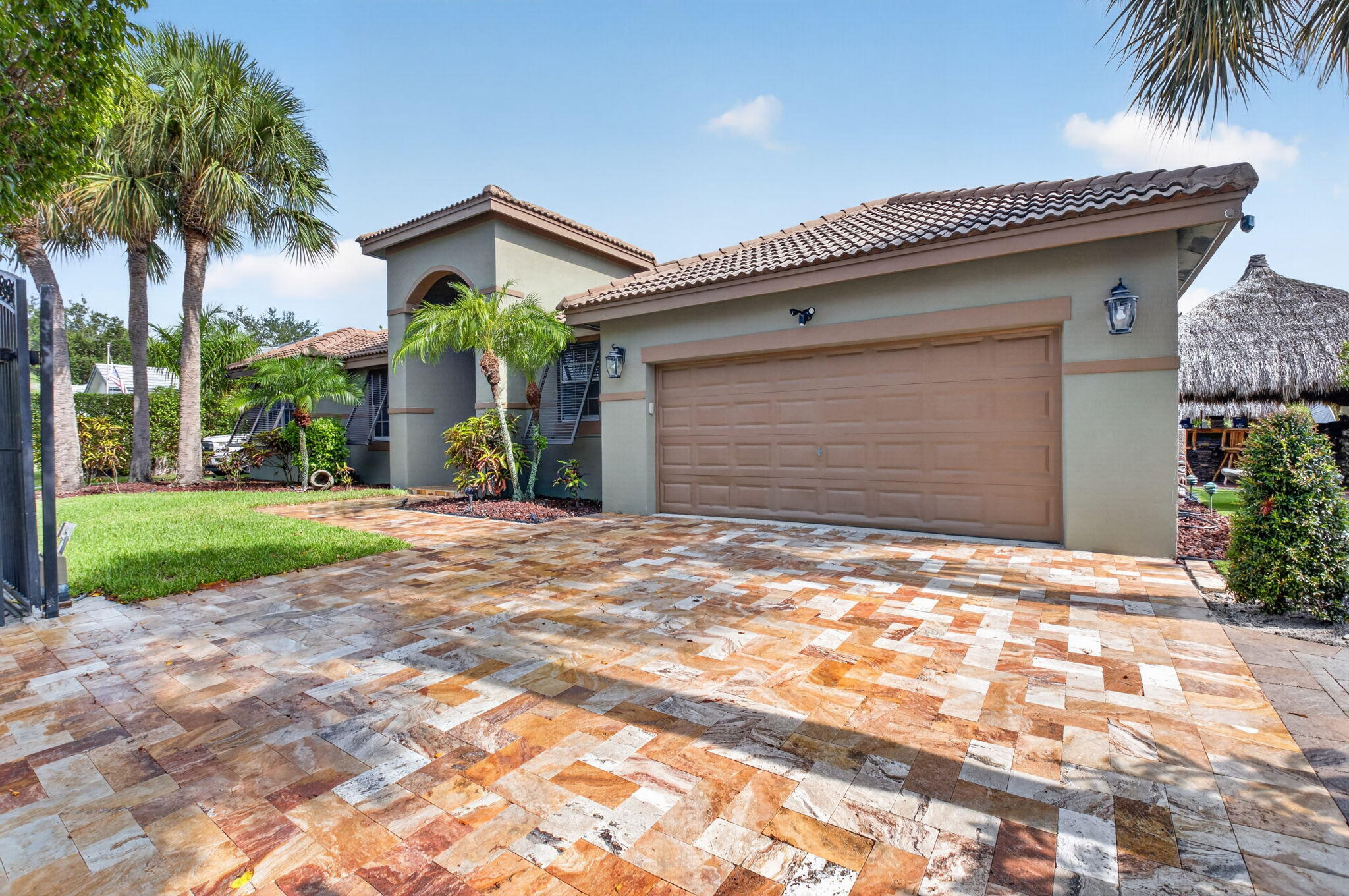 1590 SW 4TH Circle