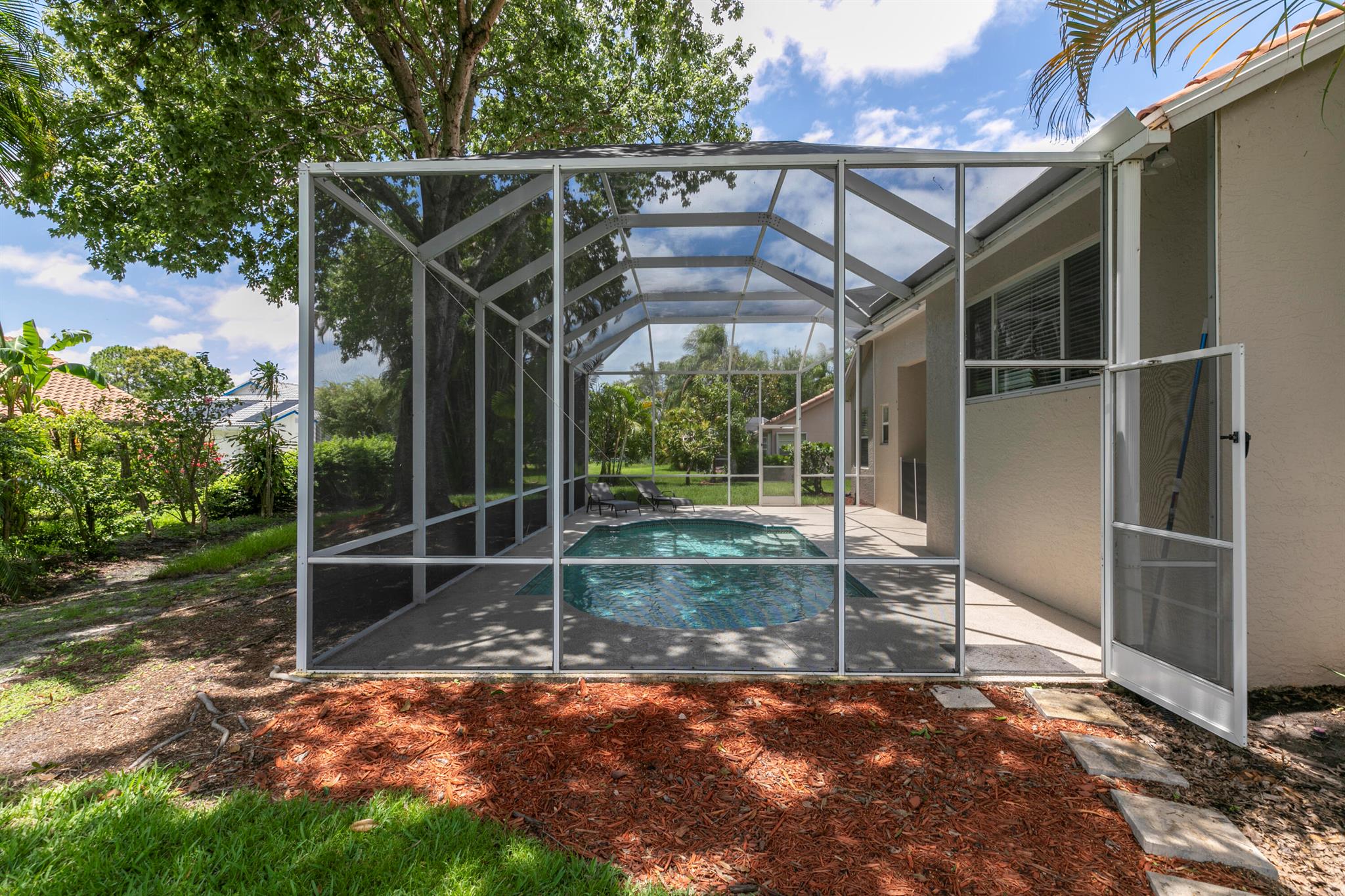 HEATHERWOOD - Residential Lease