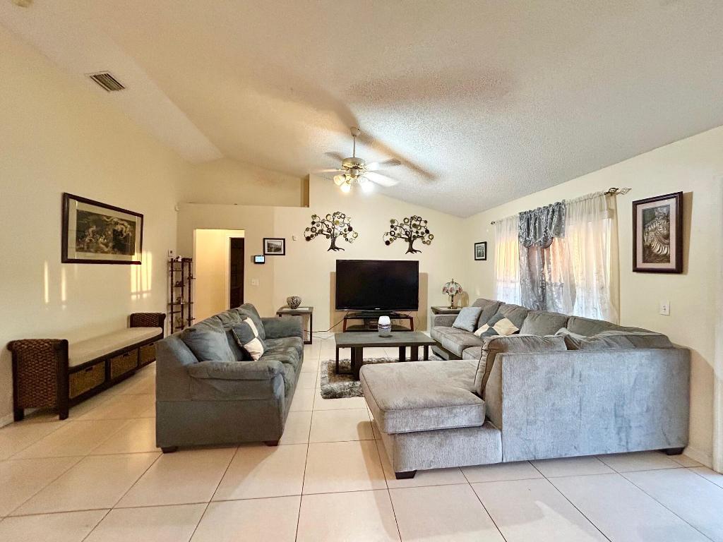 PORT MALABAR UNIT 7 - Residential Lease