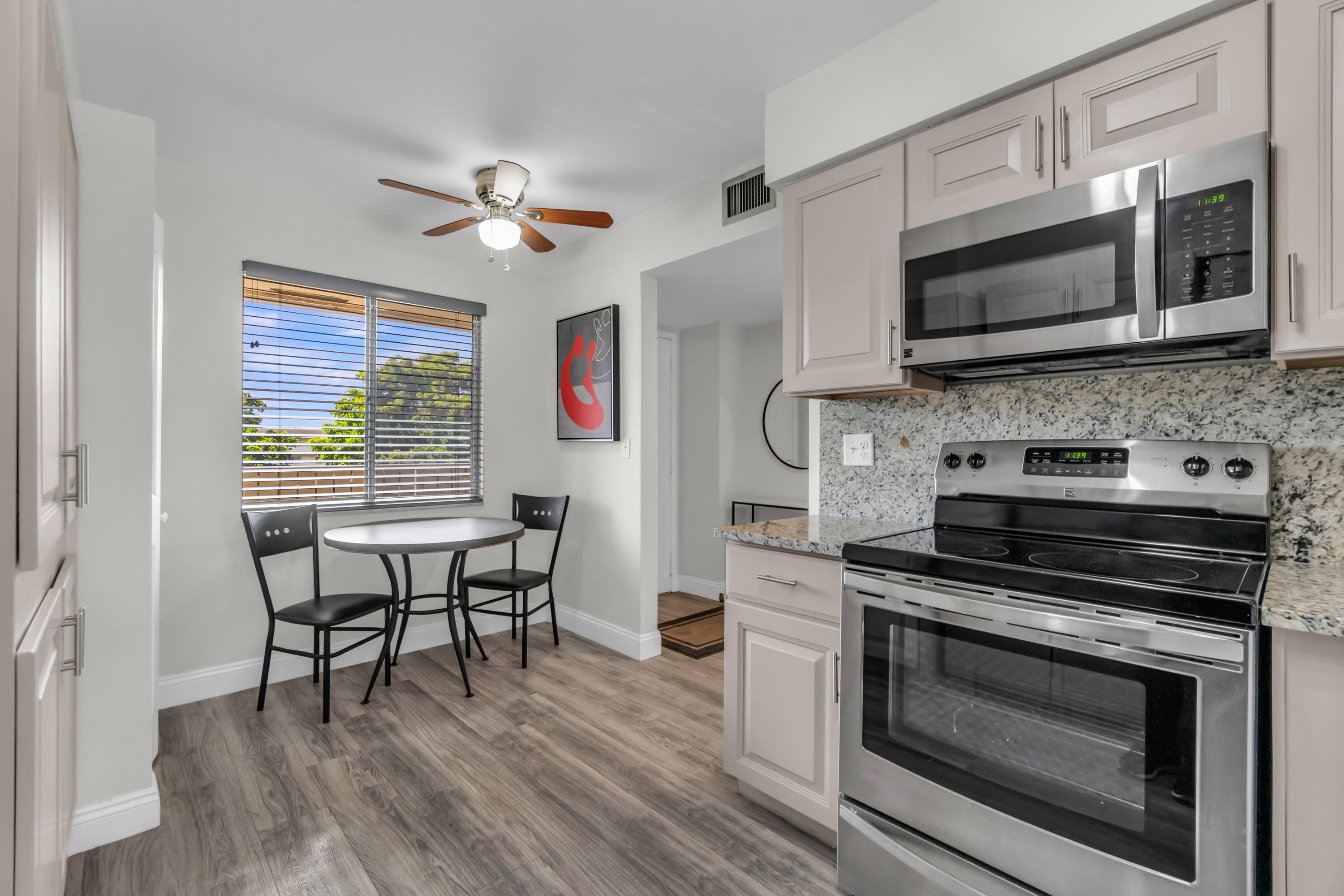 7267 HUNTINGTON Lane 403